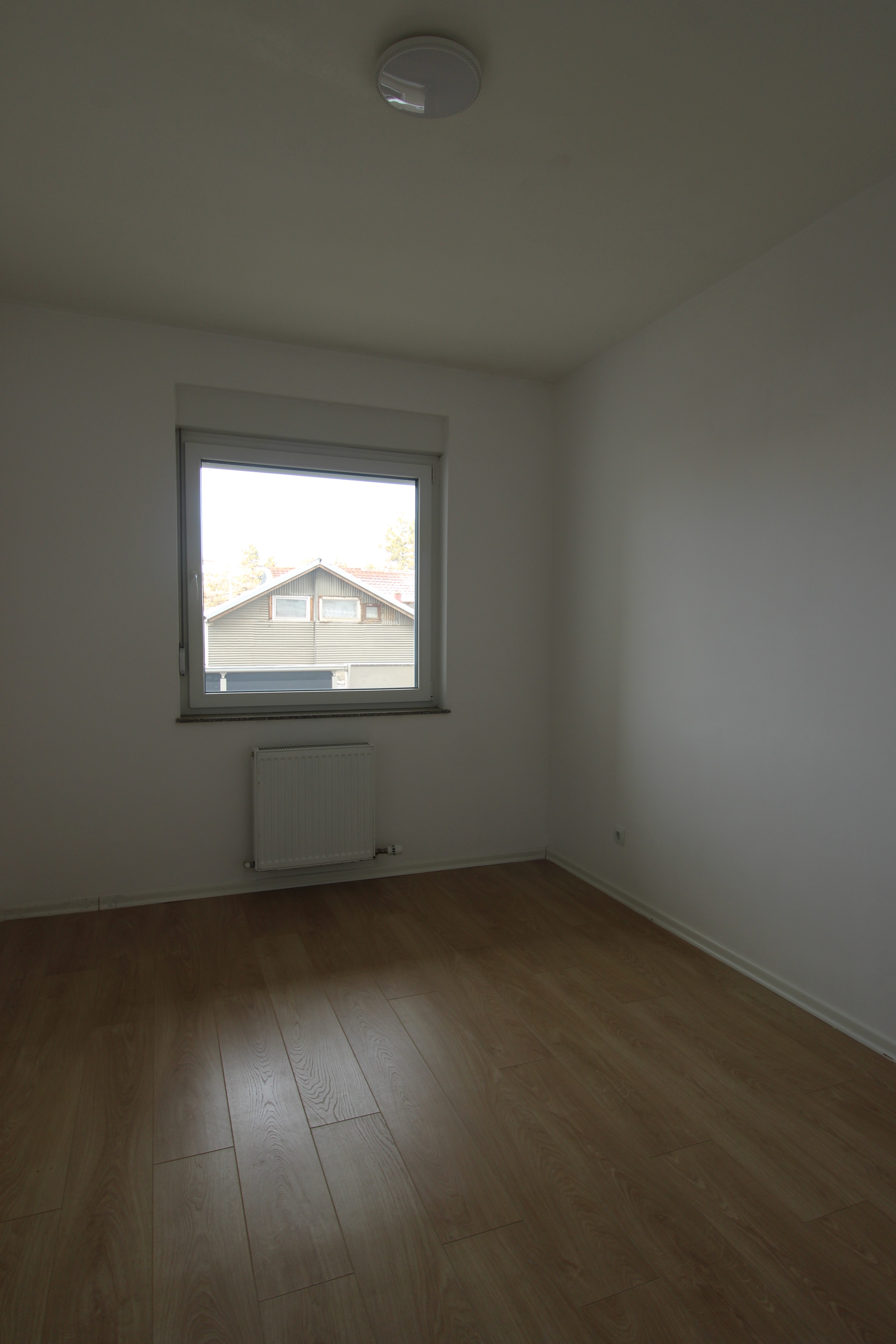 ⭕Lëshojmë banesën me qira në lagjën e Spitalit