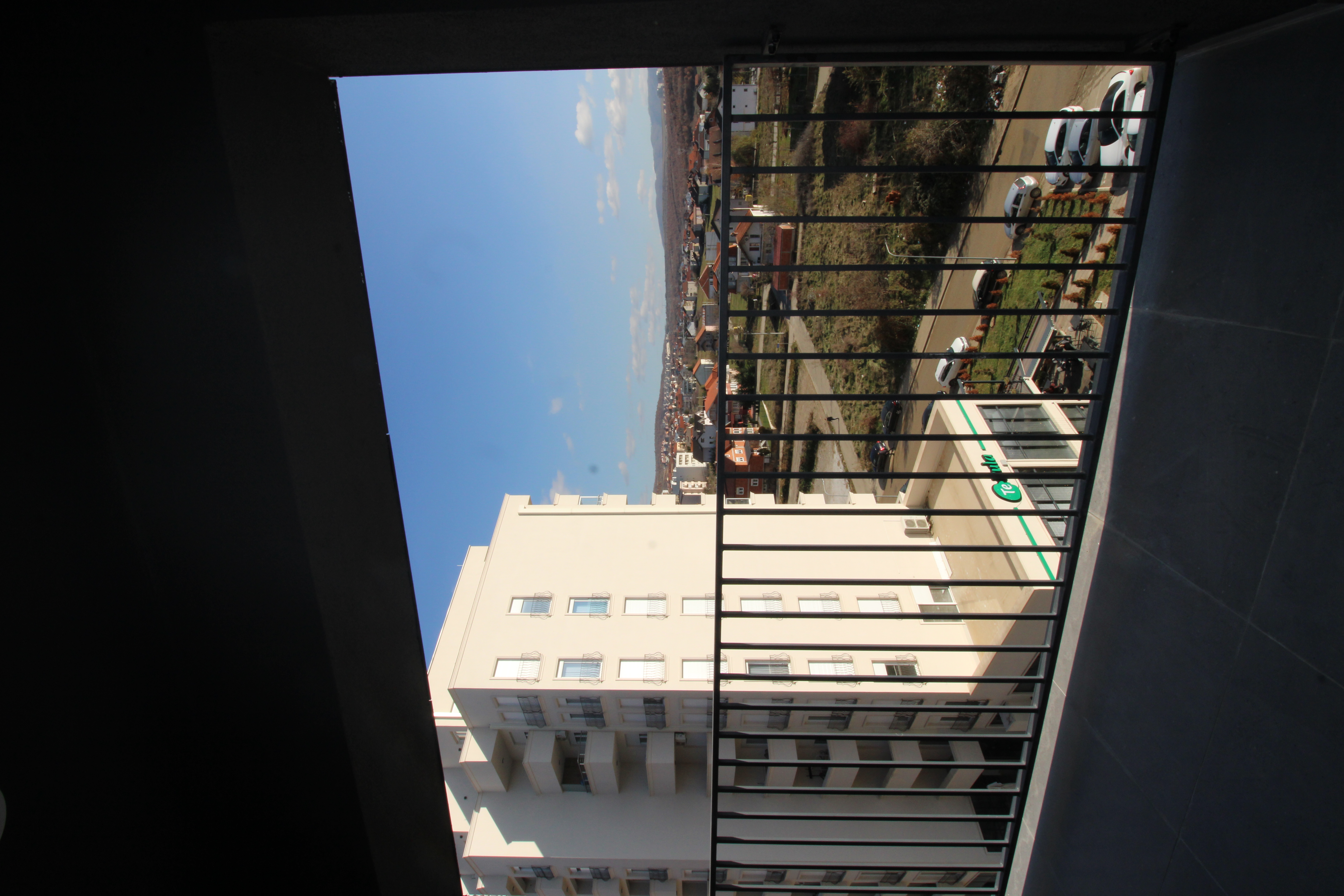 ⭕Lëshojmë banesën me qira në lagjën Muharrem Fejza