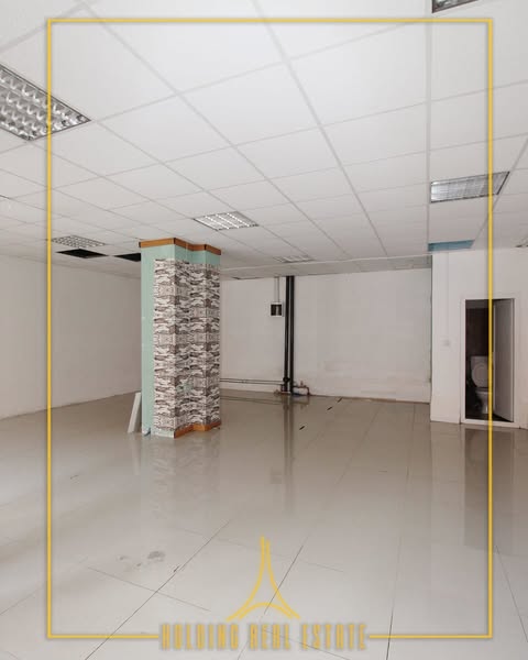 Shitet Lokali në Lagjën e Spitalit(Rr. Muharrem fejza)