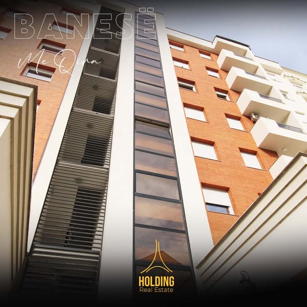 Lëshojmë banesën me qira në lagjën e Spitalit