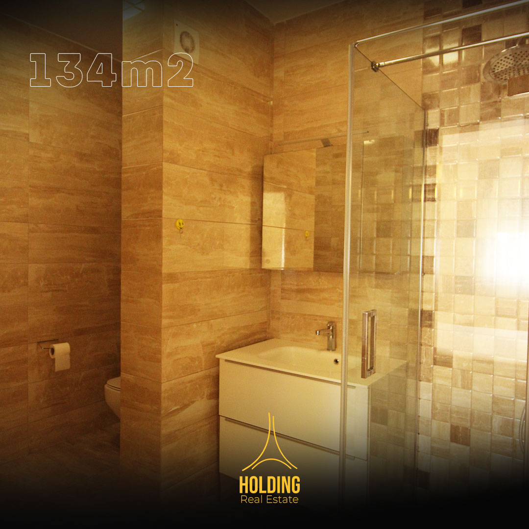 Lëshojmë PentHouse me qira në lagjën e Spitalit