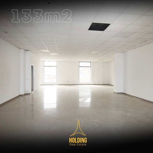 Shitet lokali në Emshir