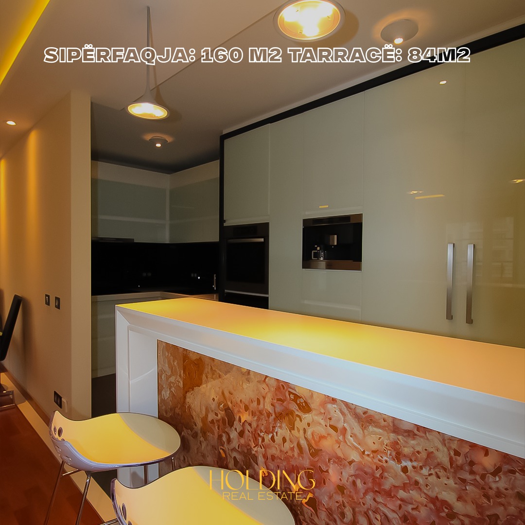 Penthouse në shitje në lagjen Emshir