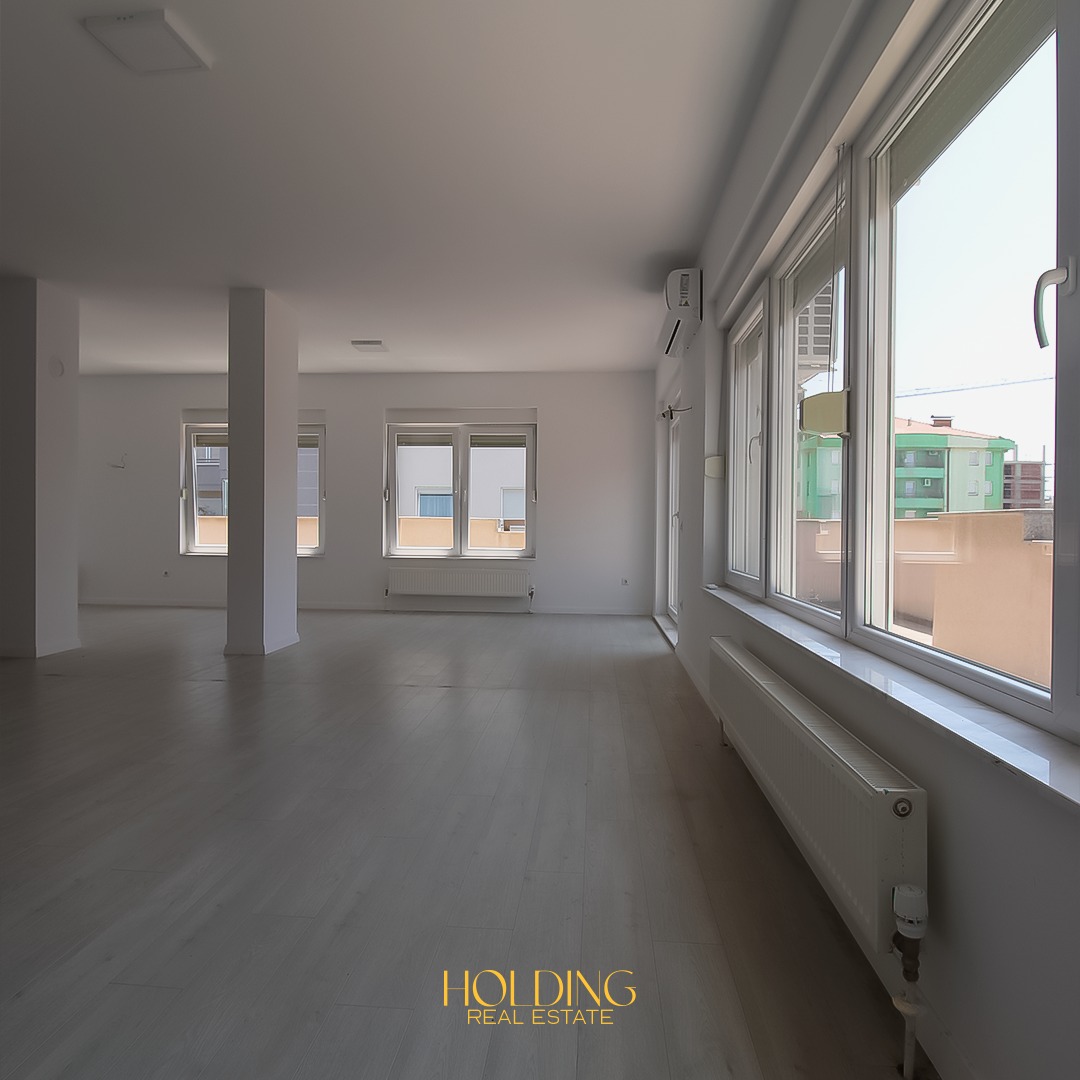 Lëshojmë Penthouse me qira në Rrugën B