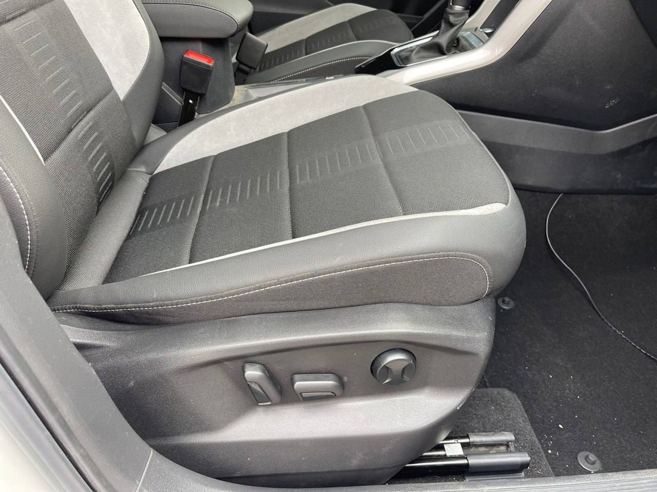 VOLKSWAGEN T-ROC MID 2022