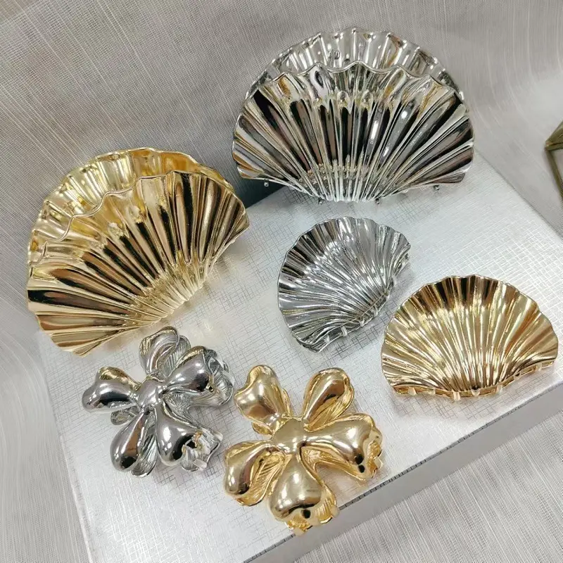 Gold Shell Hair Clip