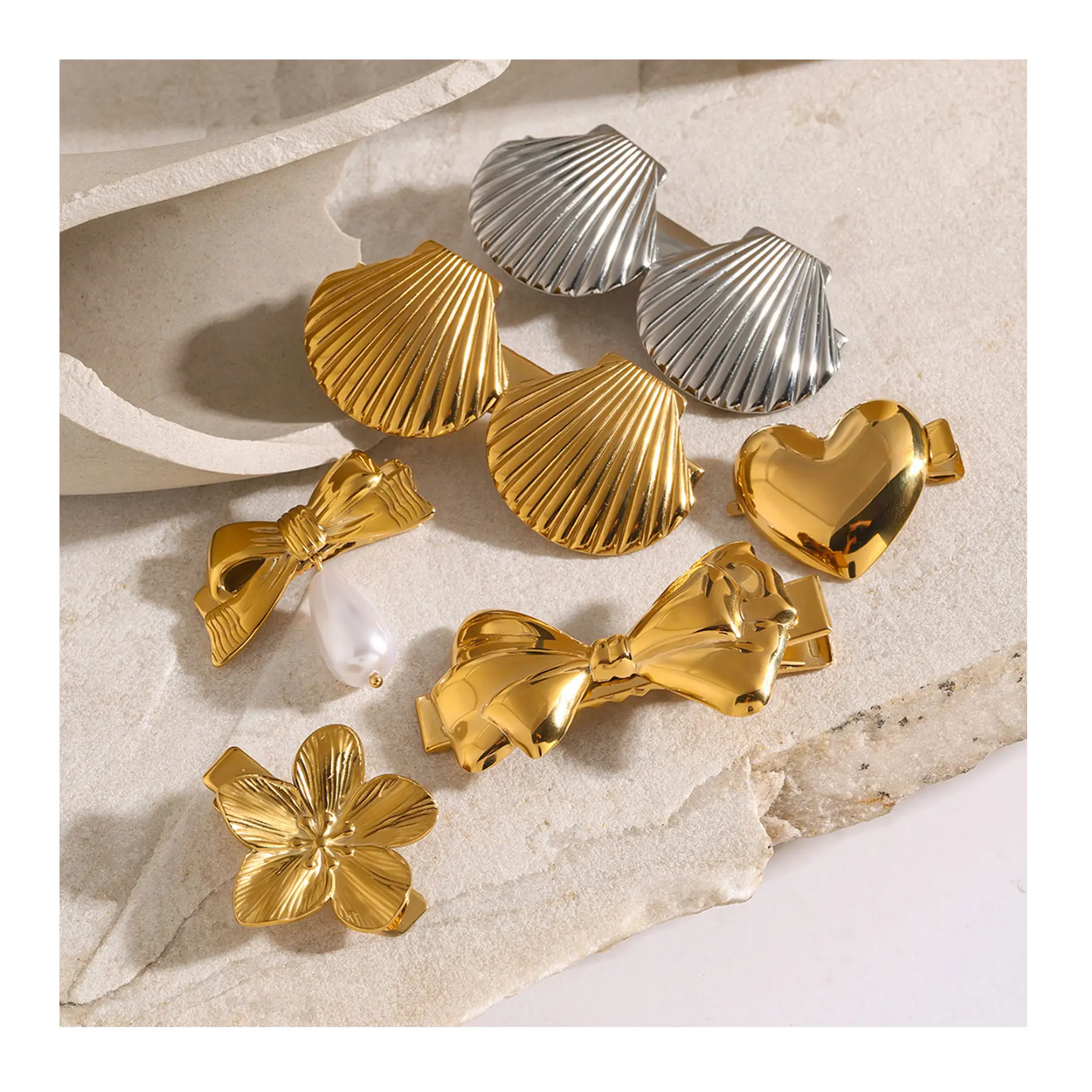 Set of Decorative Hair Clips