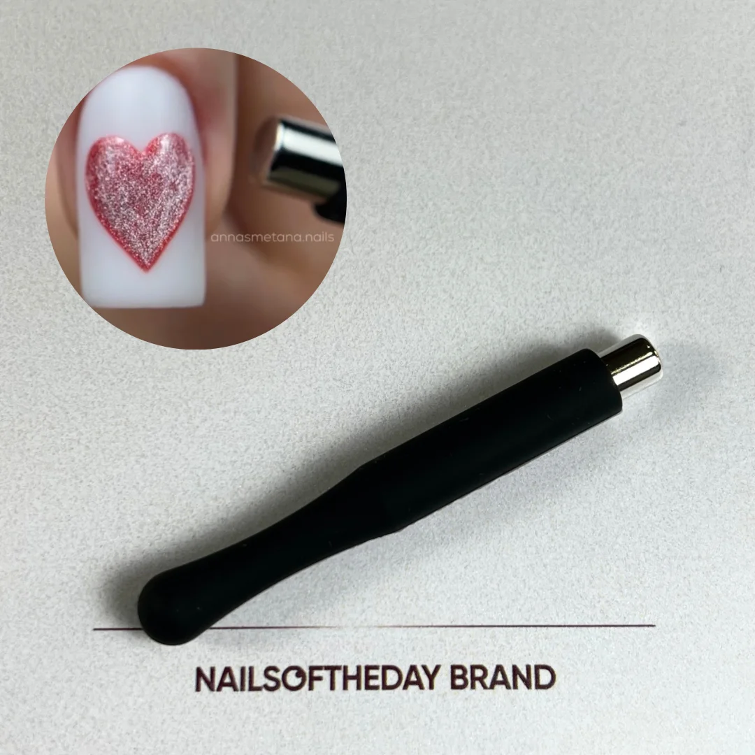 NAILSOFTHEDAY Cat eye magnet