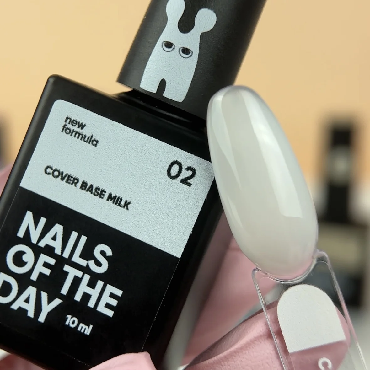 NAILSOFTHEDAY Cover base milk 02