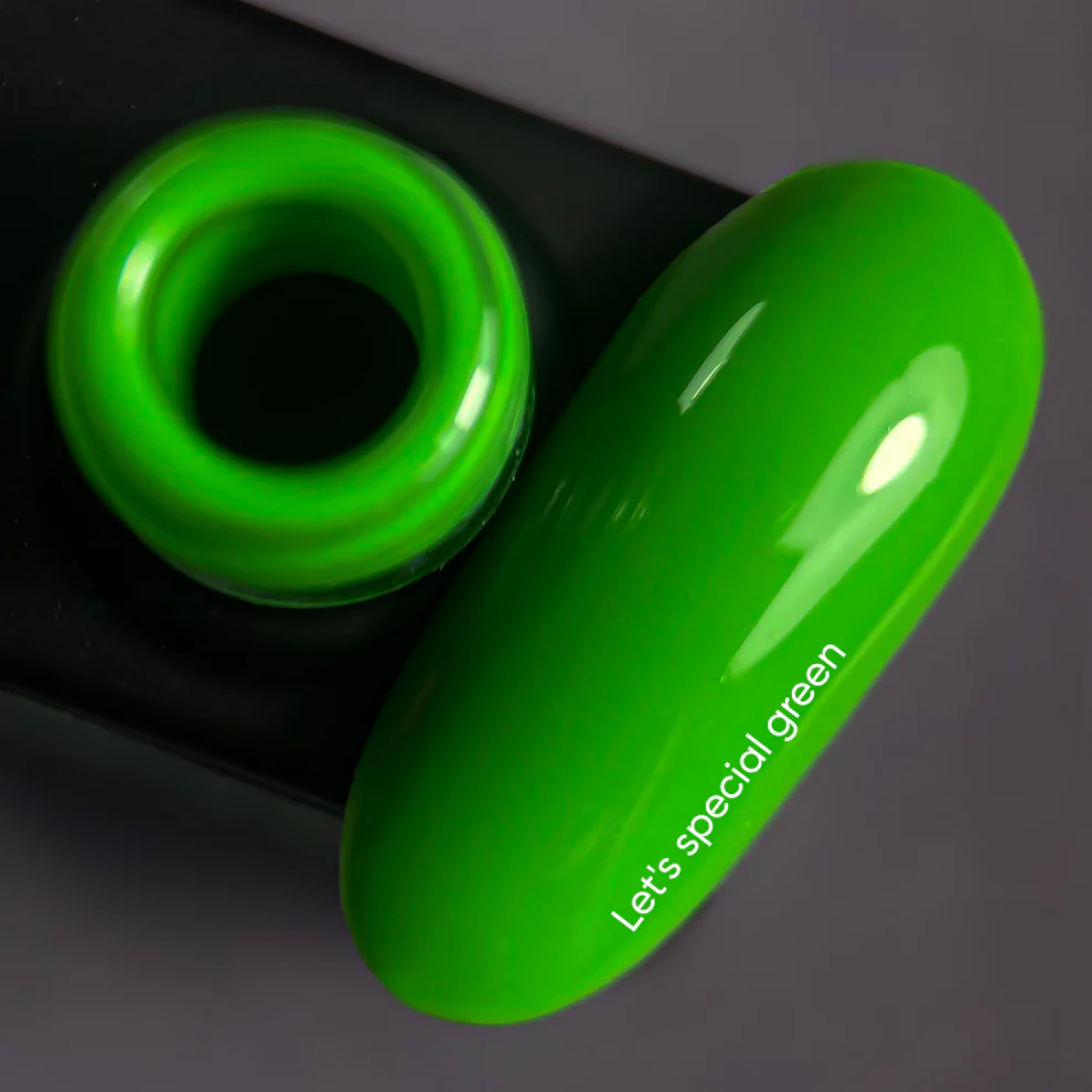 NAILSOFTHEDAY Let’s special Green