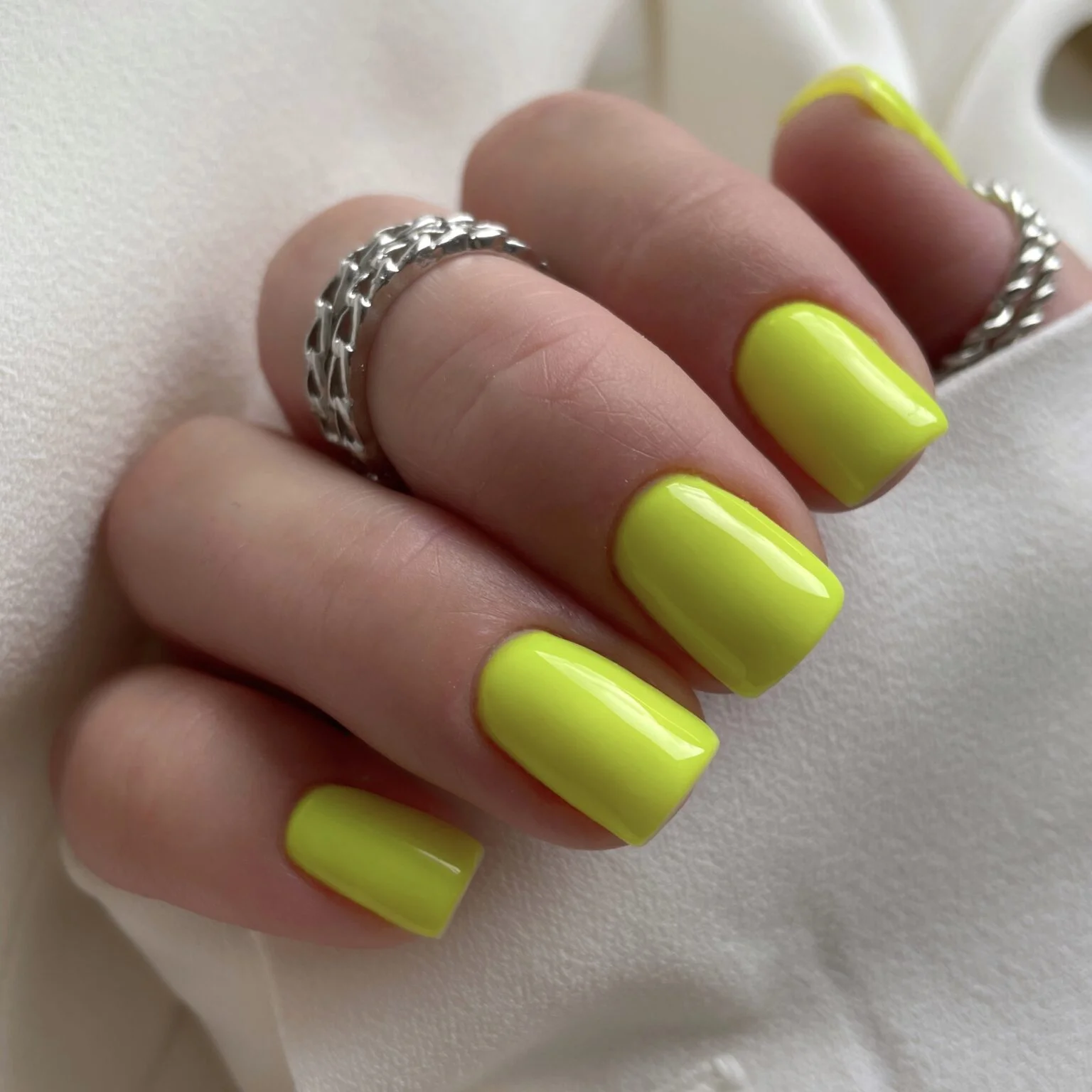 NAILSOFTHEDAY Lemon