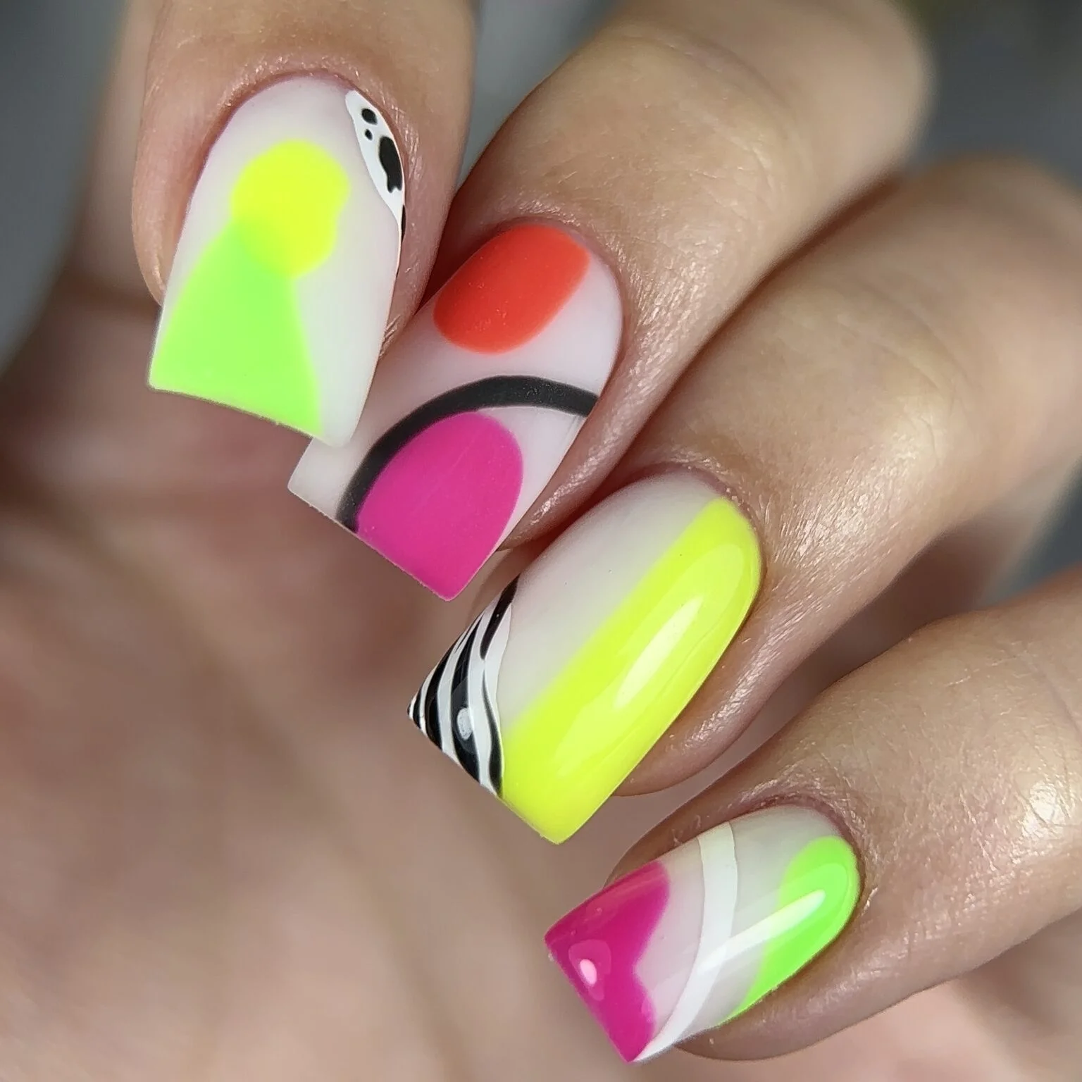 NAILSOFTHEDAY Let’s special Coral
