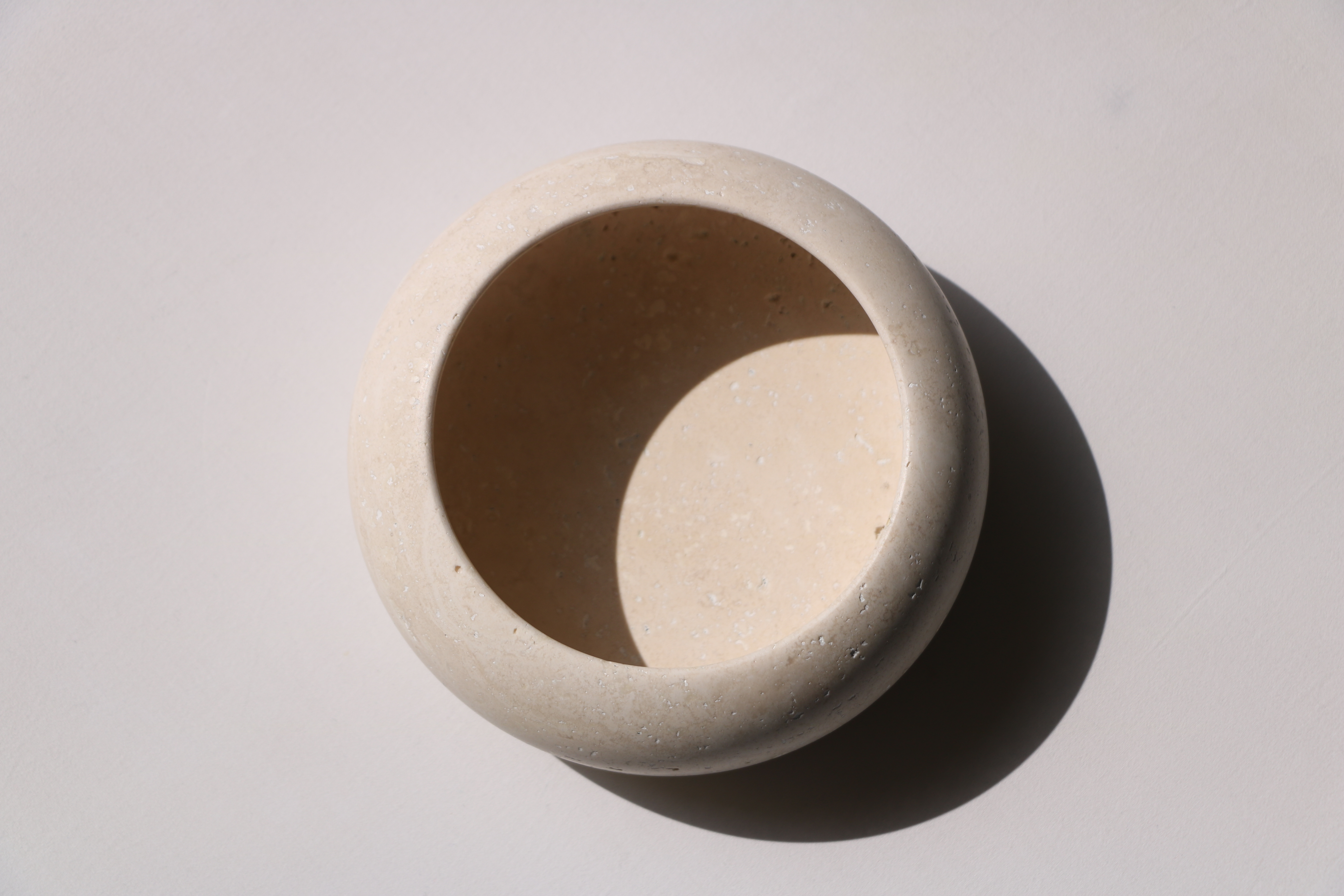 Bol Rond en Travertin Naturel – Ø15 cm