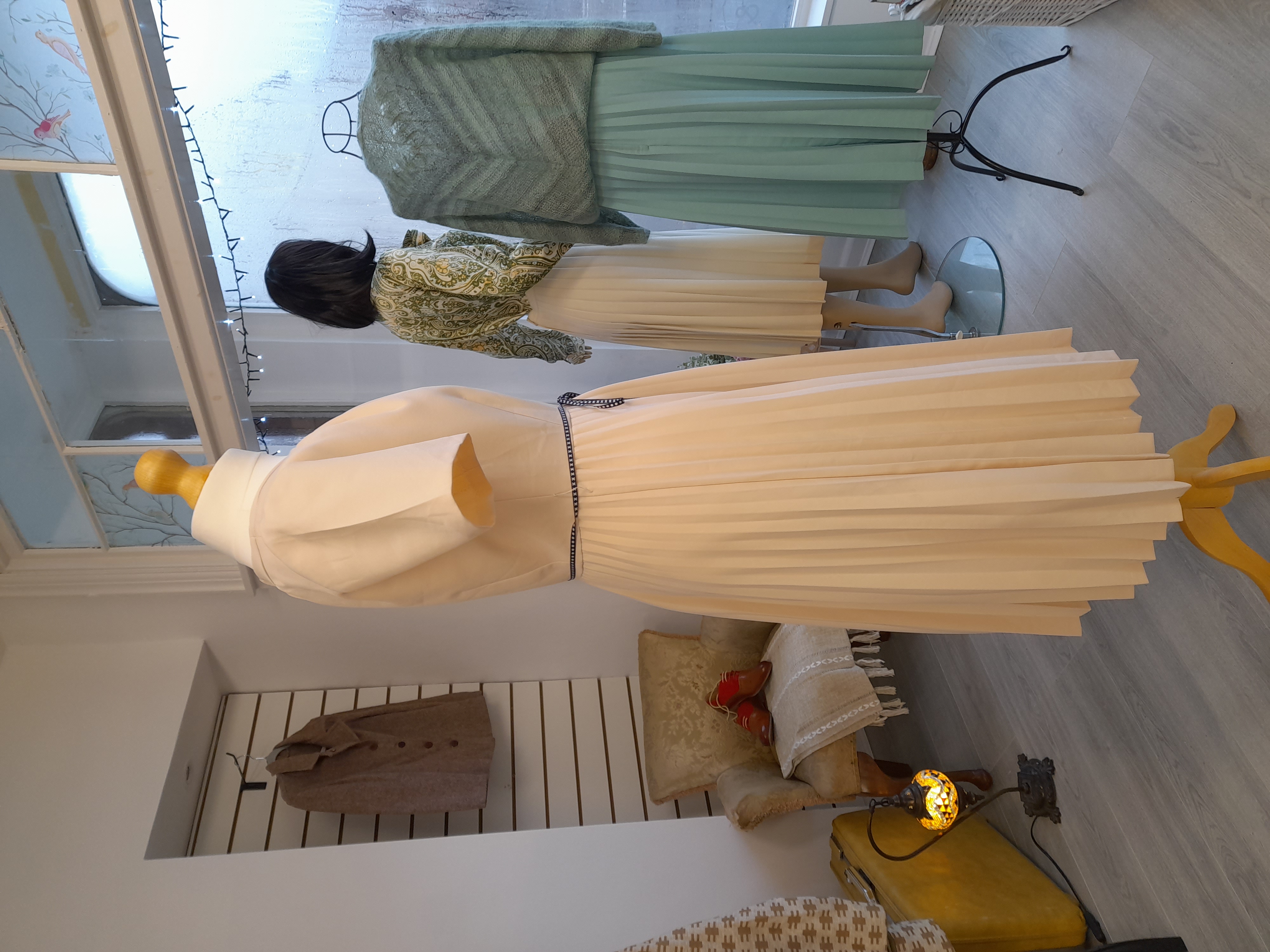 Elegant Off-White Vintage Dress