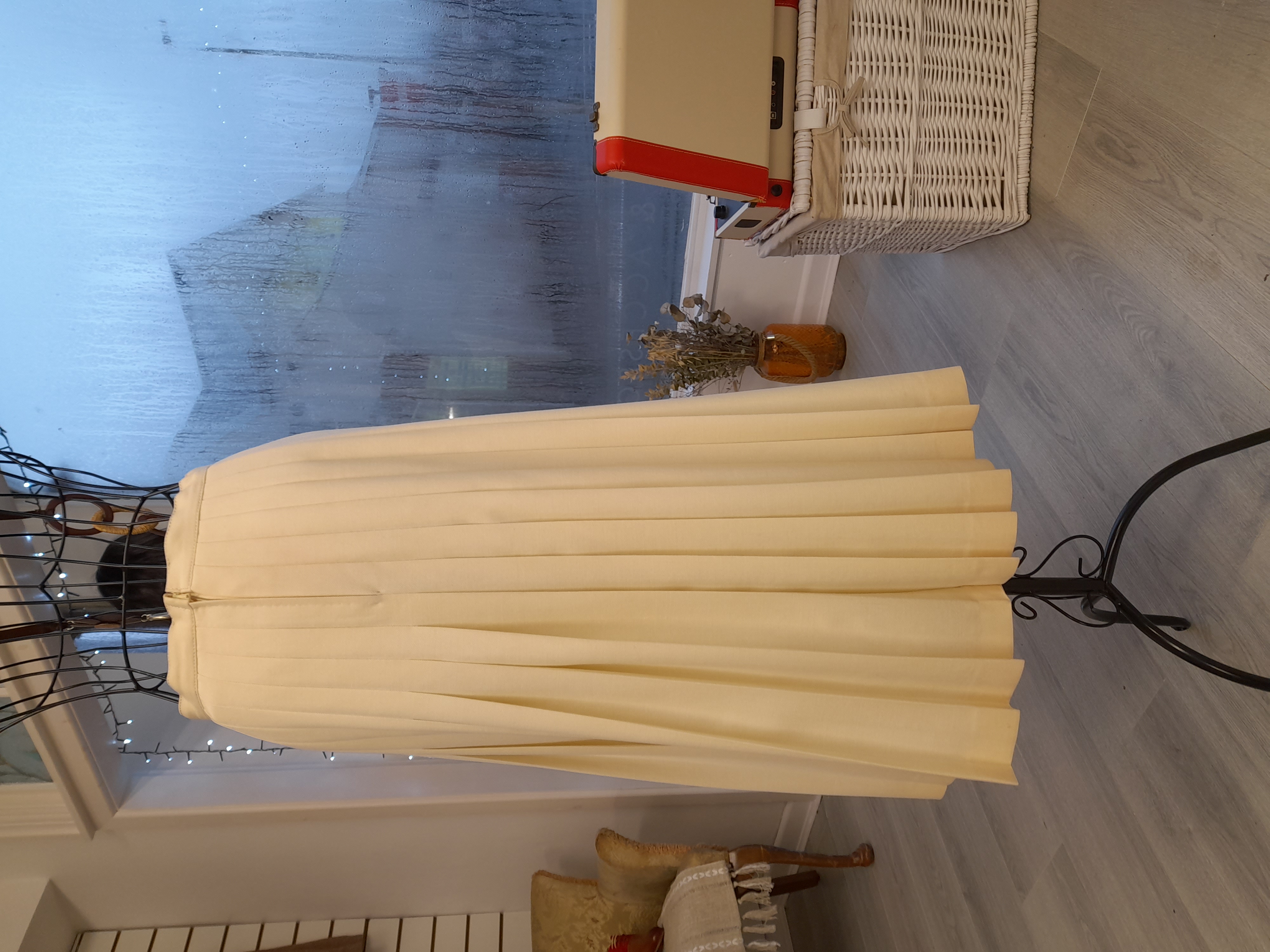 Light Cream / Off-white Pleated Vintage Skirt