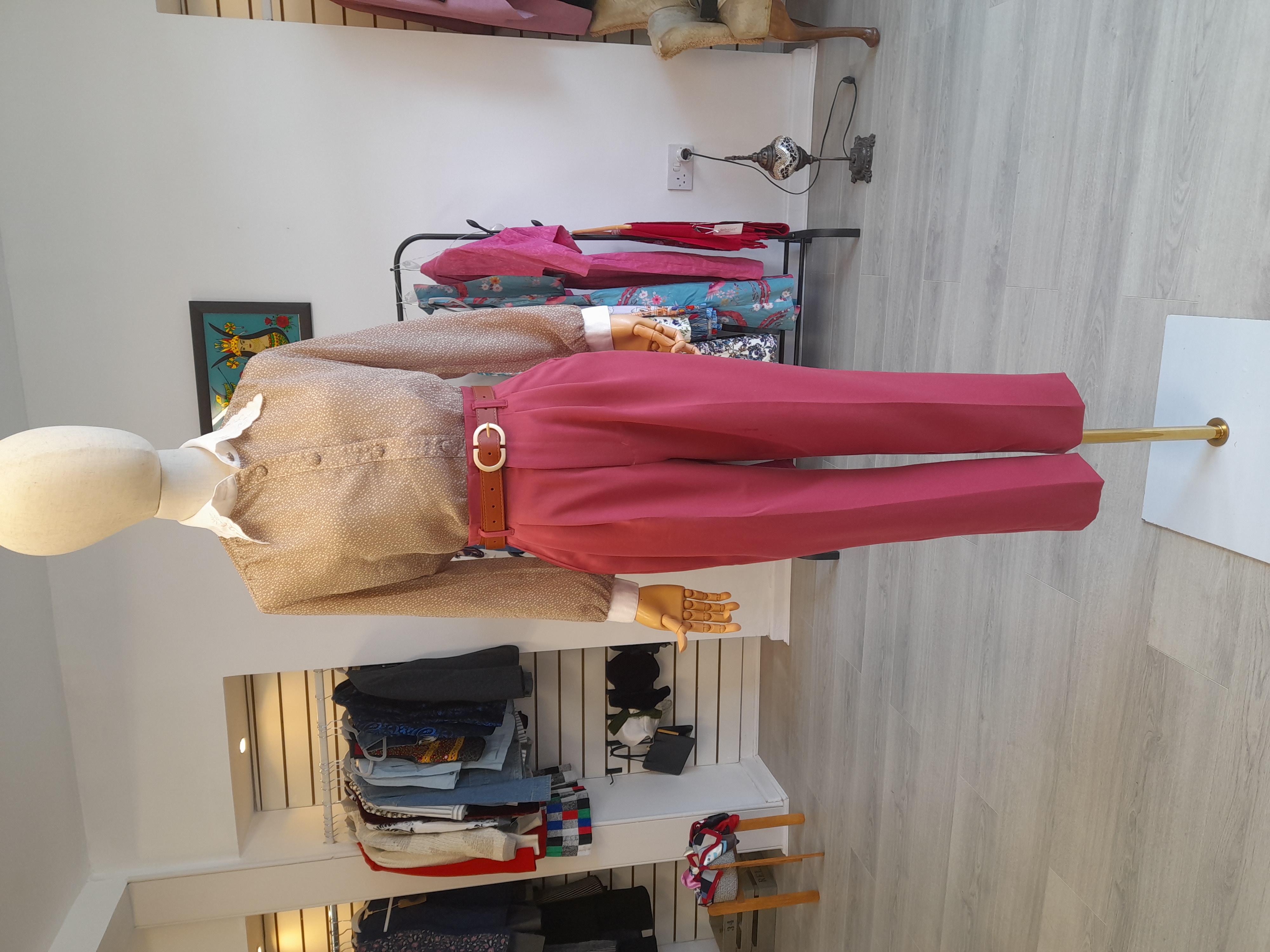 Dark pink trousers 