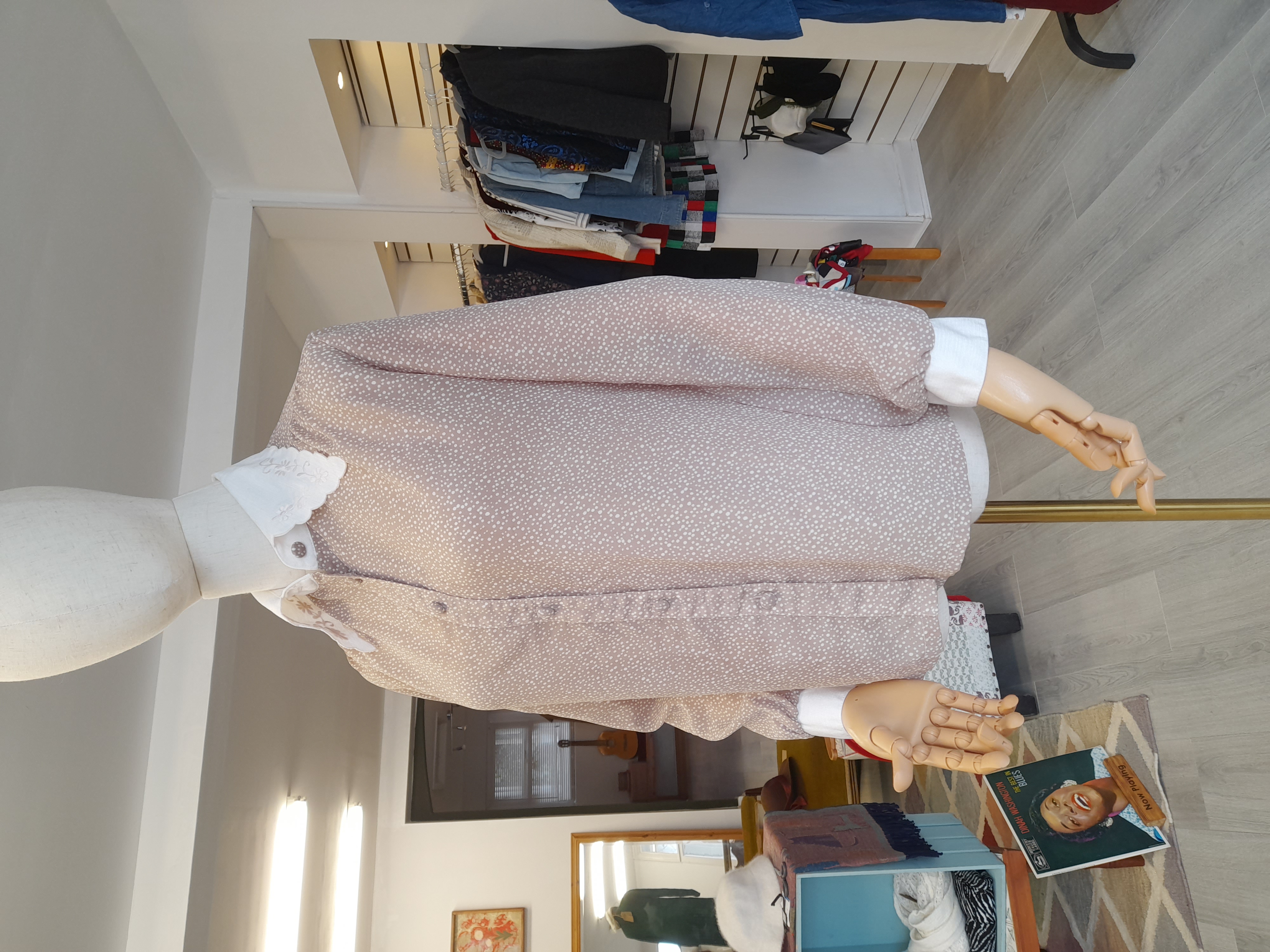 70s inspired Beige and White Retro Shirt, Size S