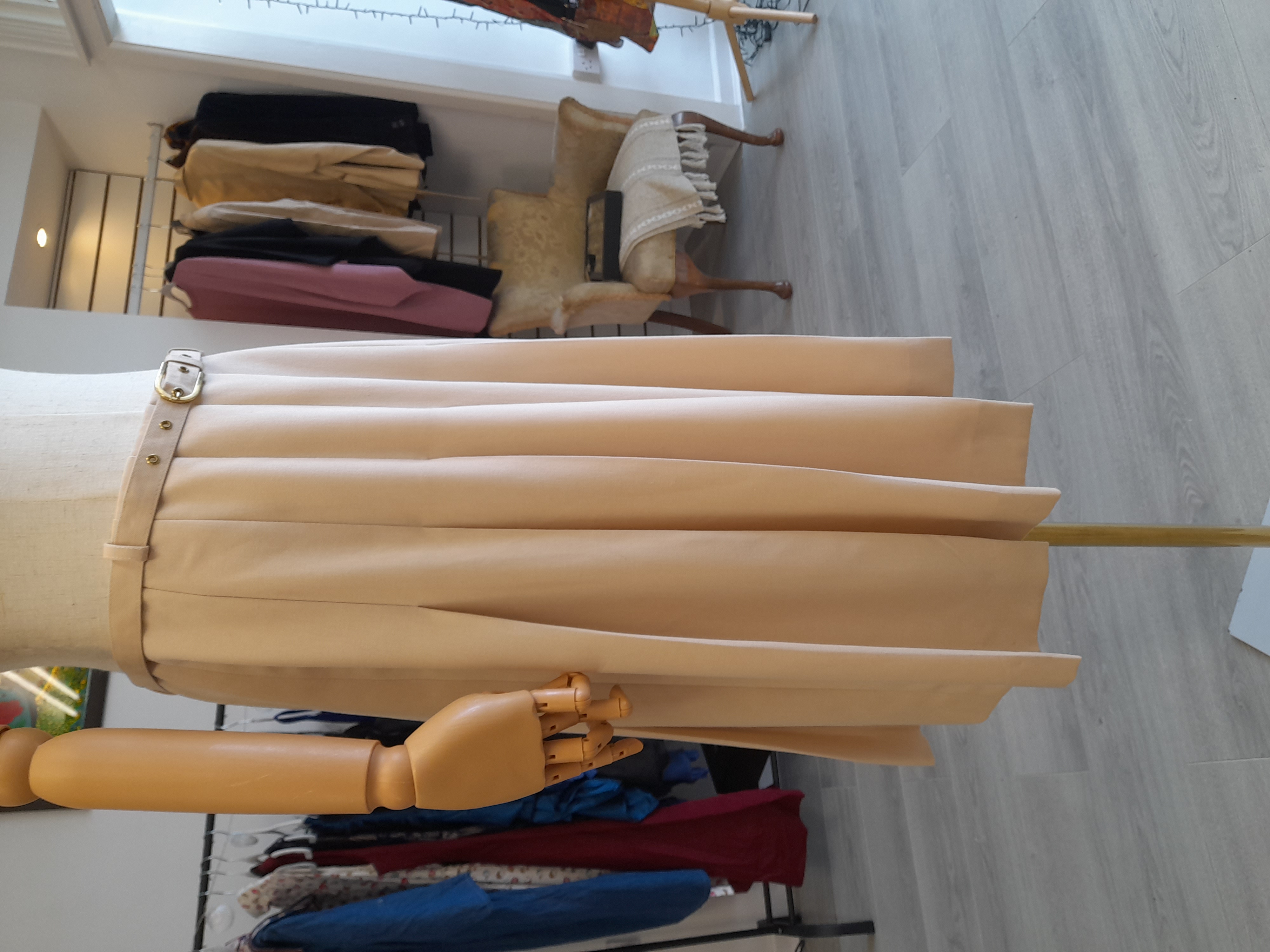 Vintage Wool blend cream pleated shirt with belt 