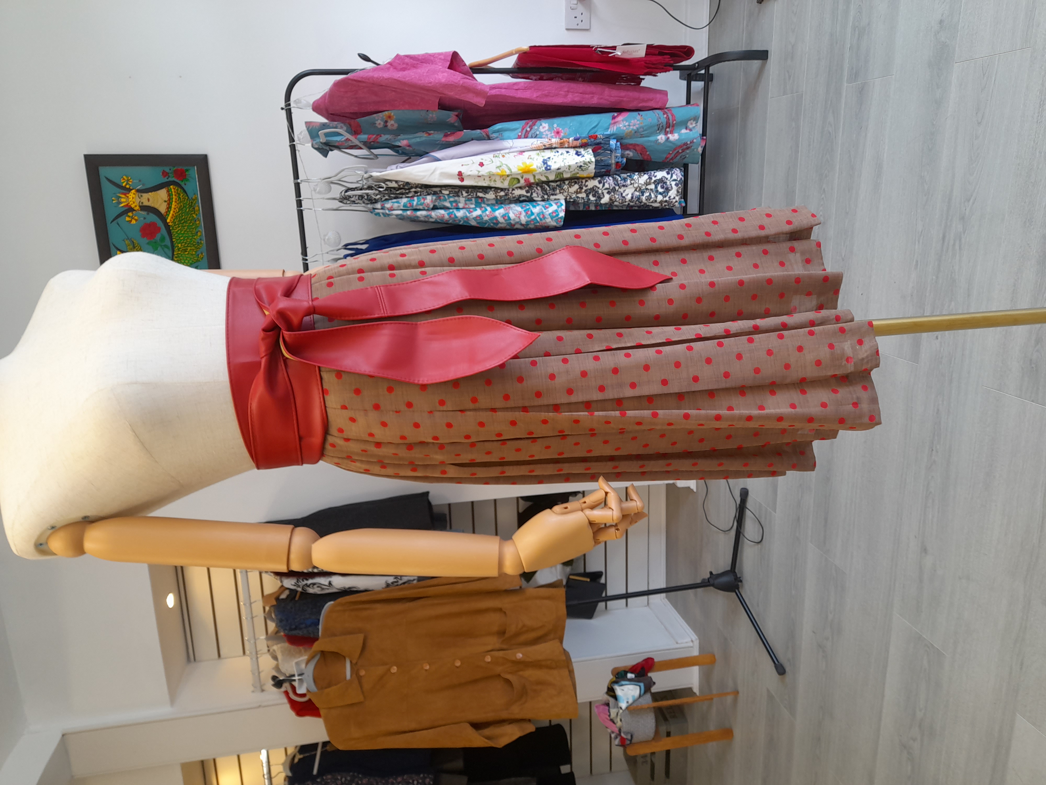 Beige and red spotted pleated linen skirt, XS 