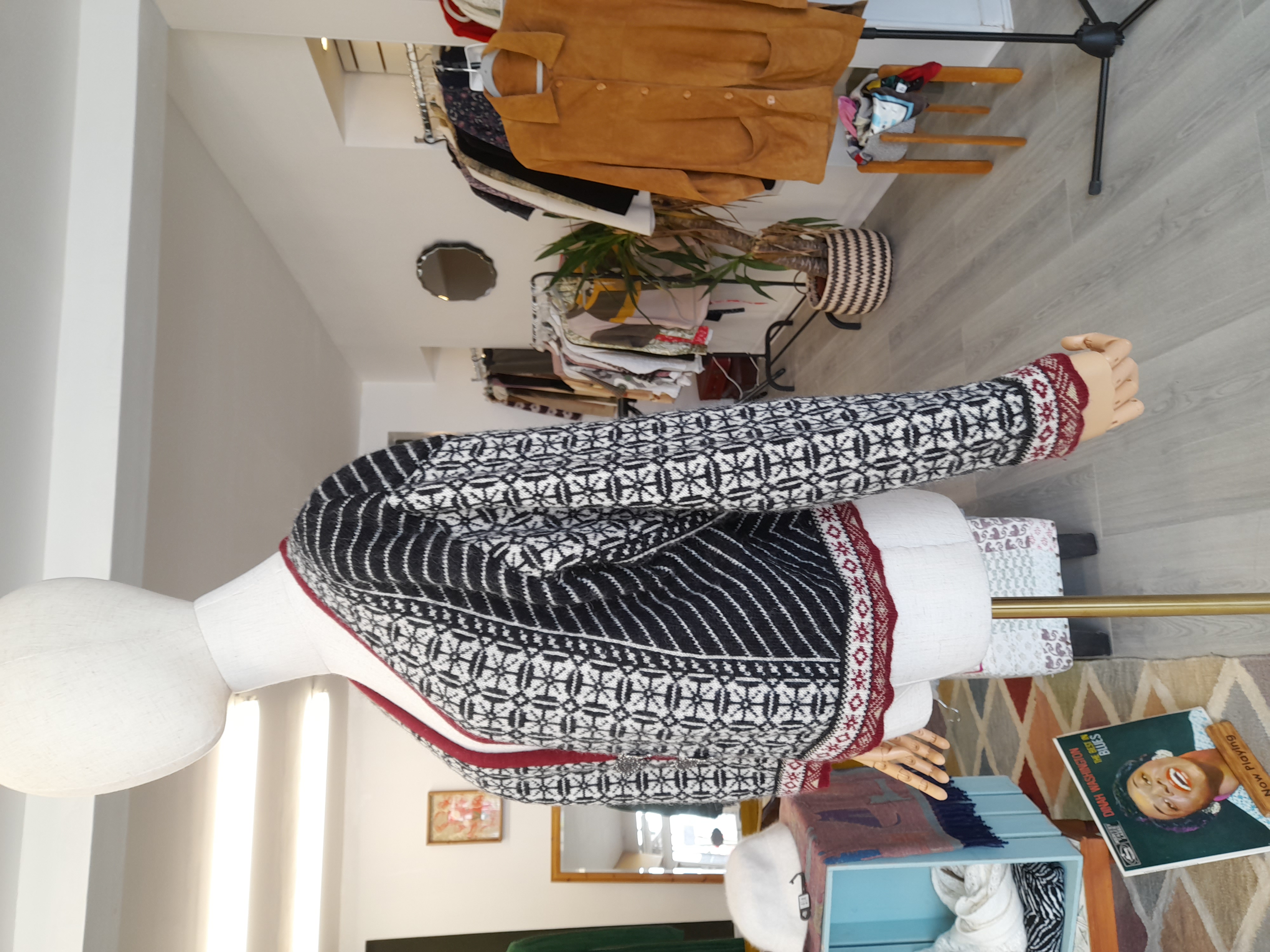 Vintage wool cardigan, Size M 