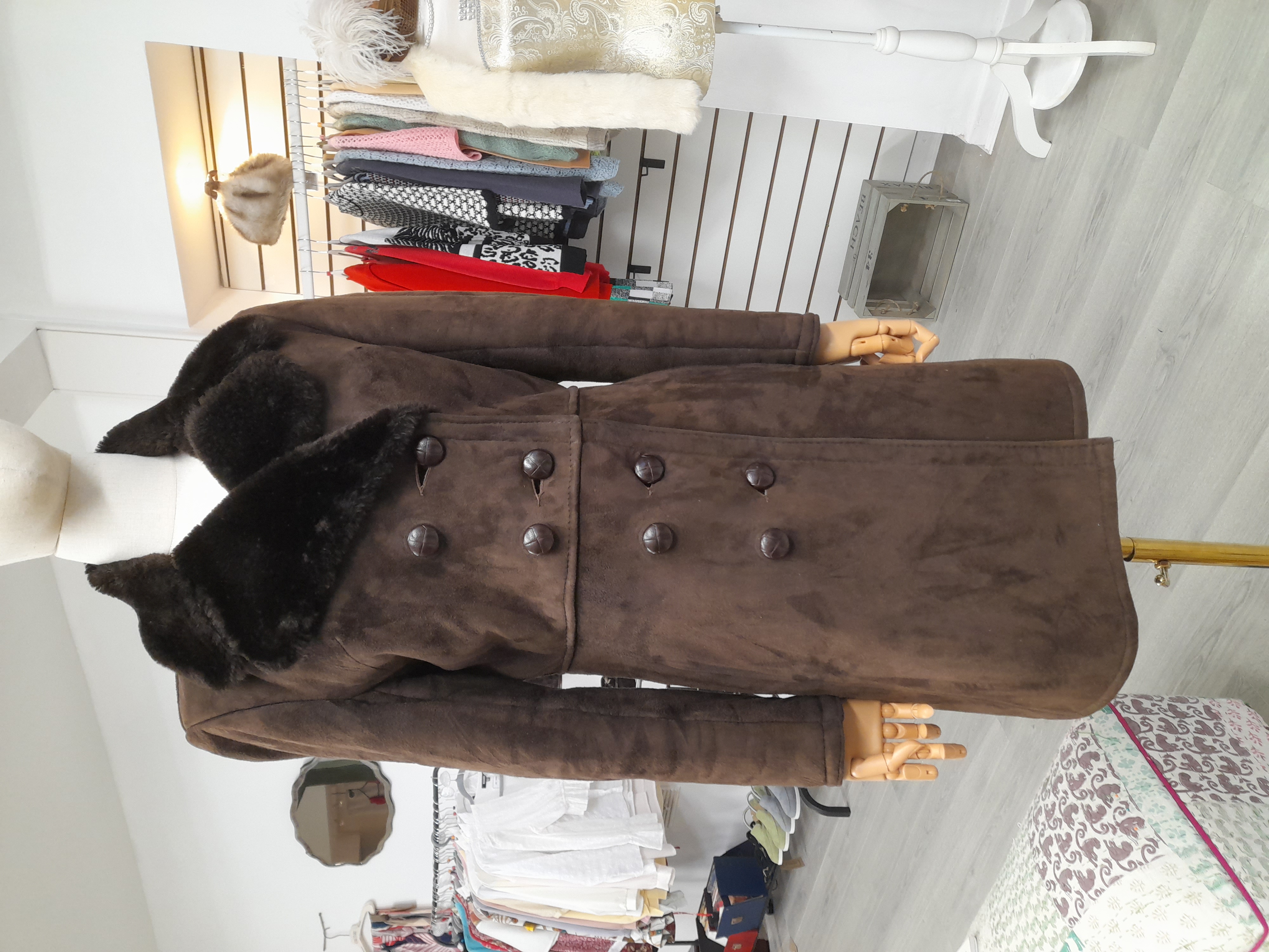 Vintage 1970's Dark Brown Fur Lined Sheepskin/Suede Coat. Size XS to S