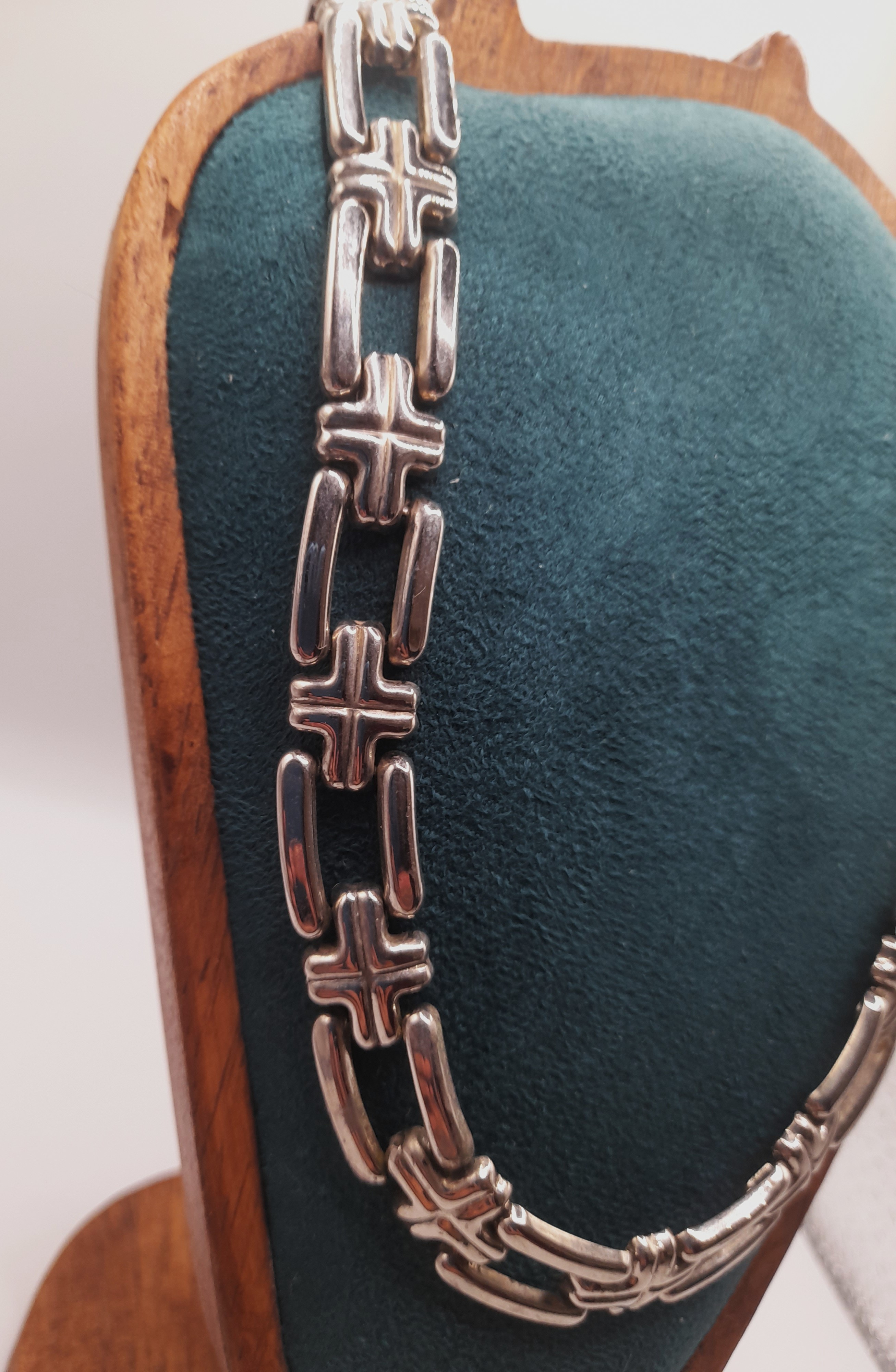 A vintage silver-tone link necklace, 23 cm long 