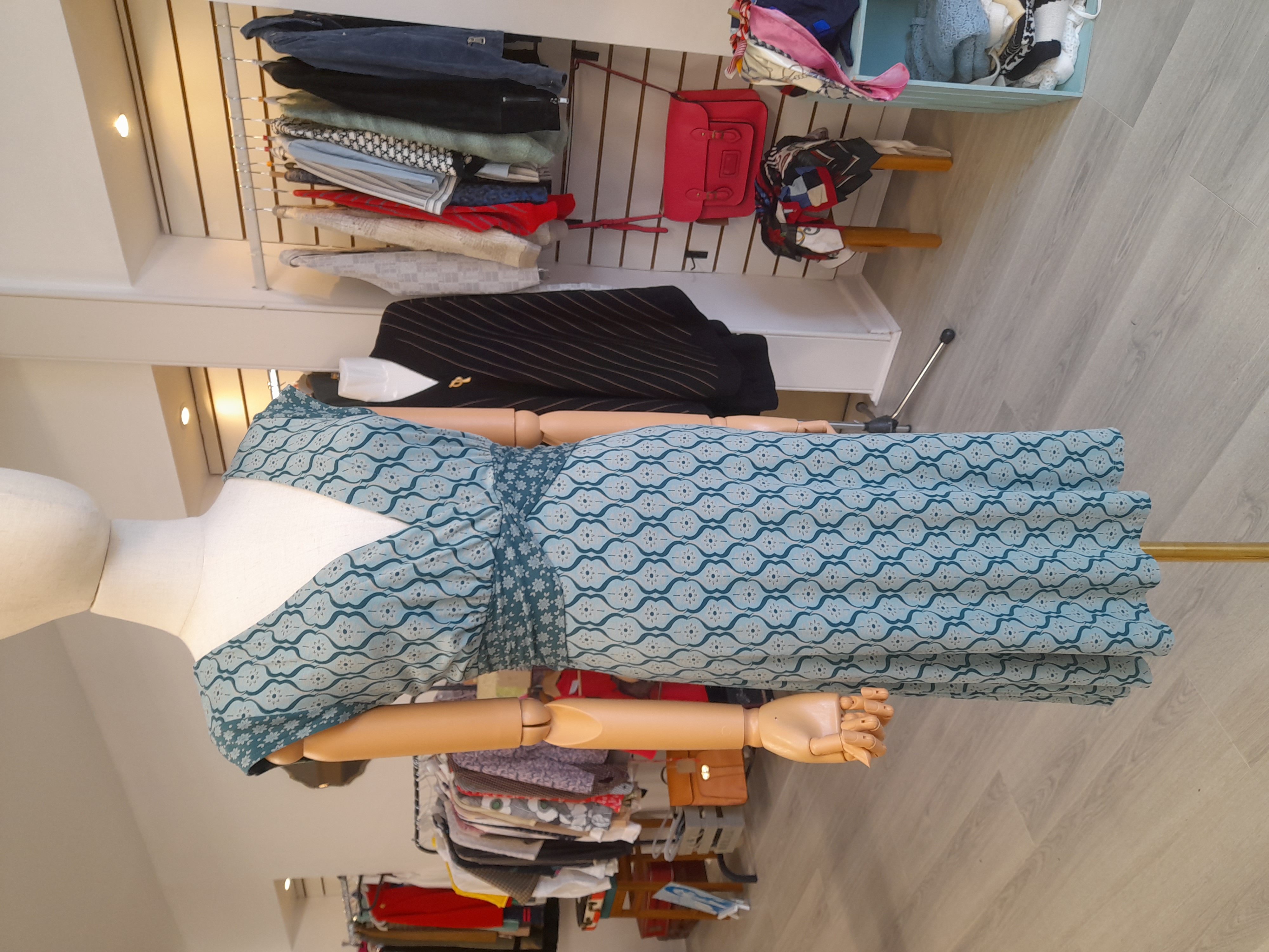 White Staff, Size 8, Knee length dress 