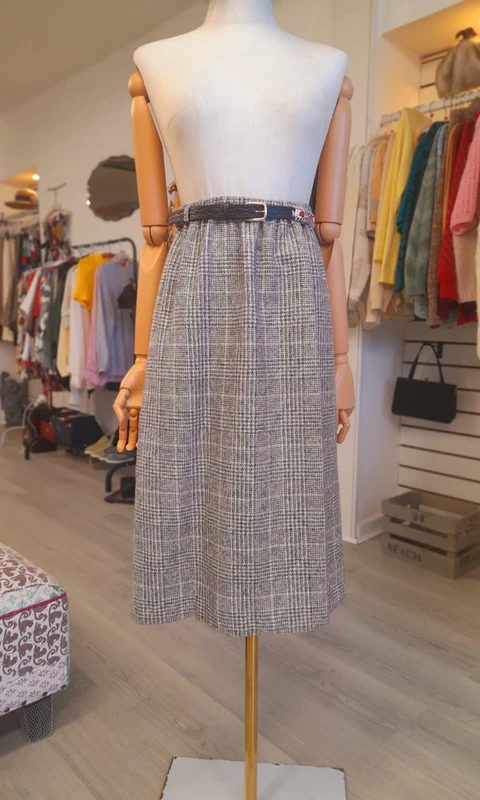 Vintage 70s knee-length Attitude skirt, size XS to S