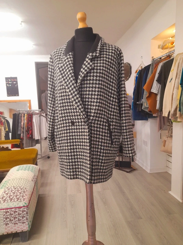 Vintage Dorene Classic 80s Houndstooth Wool Coat, Size M to L