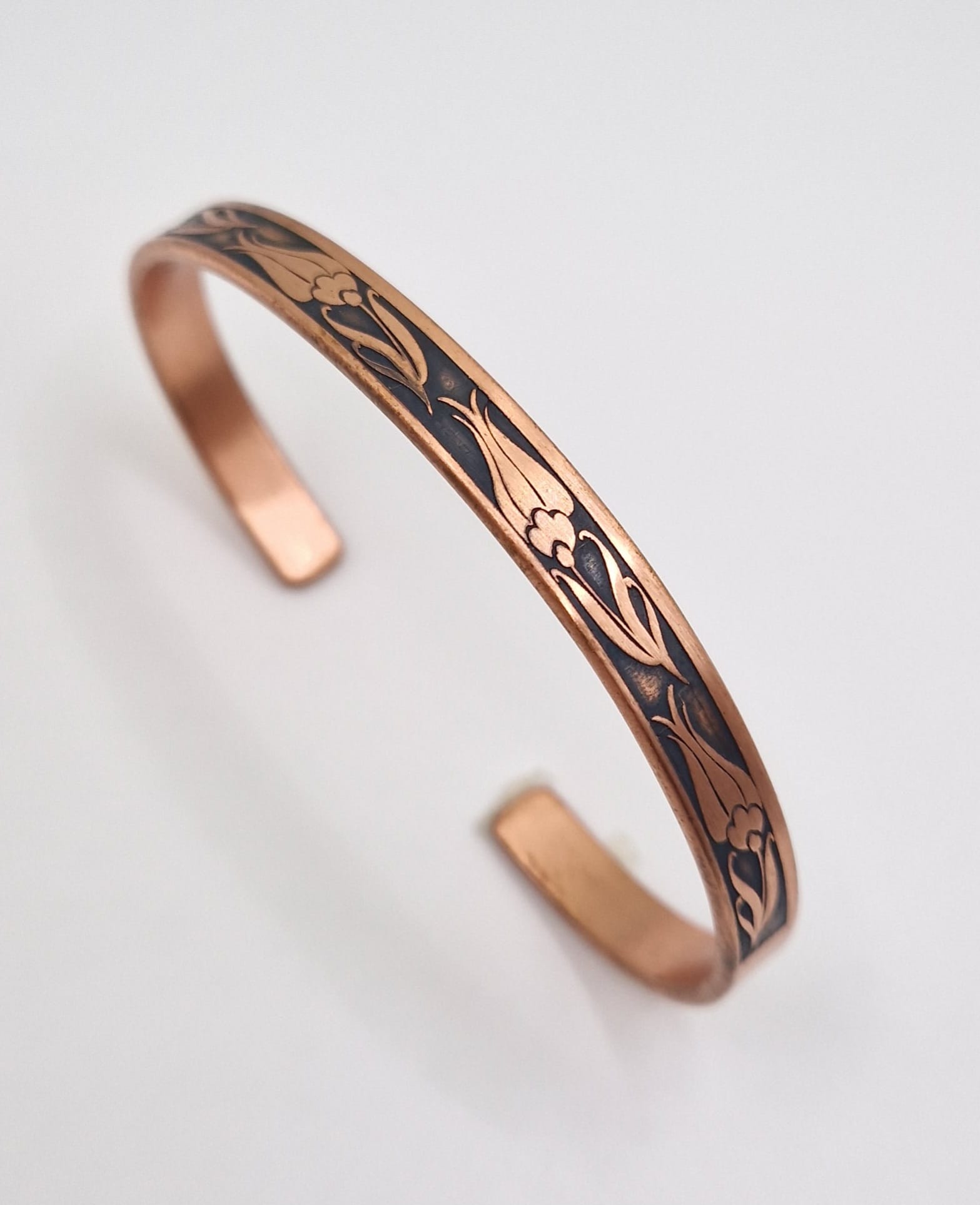 Copper Bracelet with Floral Design – Adjustable Unisex Jewelry