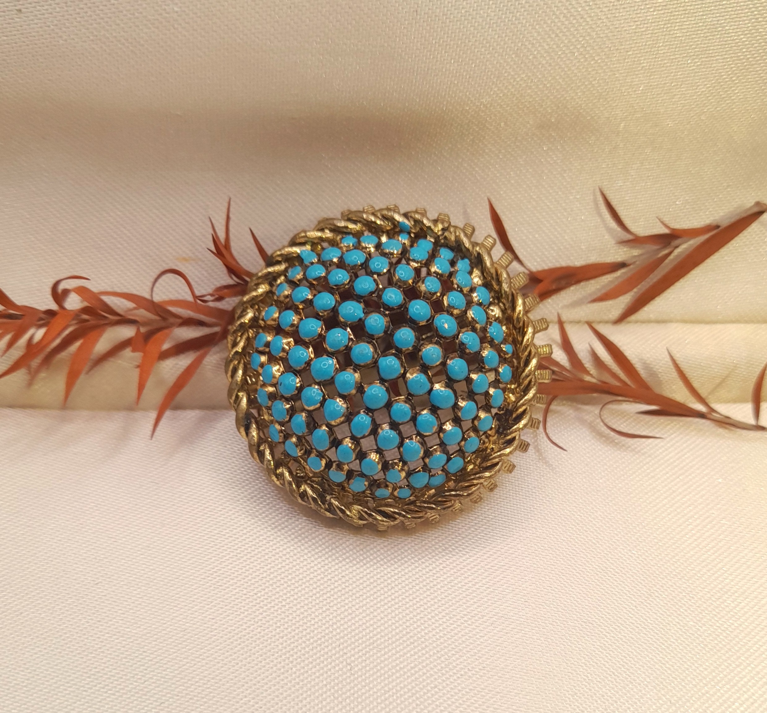 Vintage gold-tone openwork brooch