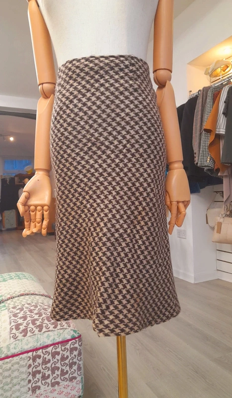 BB Studio Pencil Wool blend Skirt, size XS 