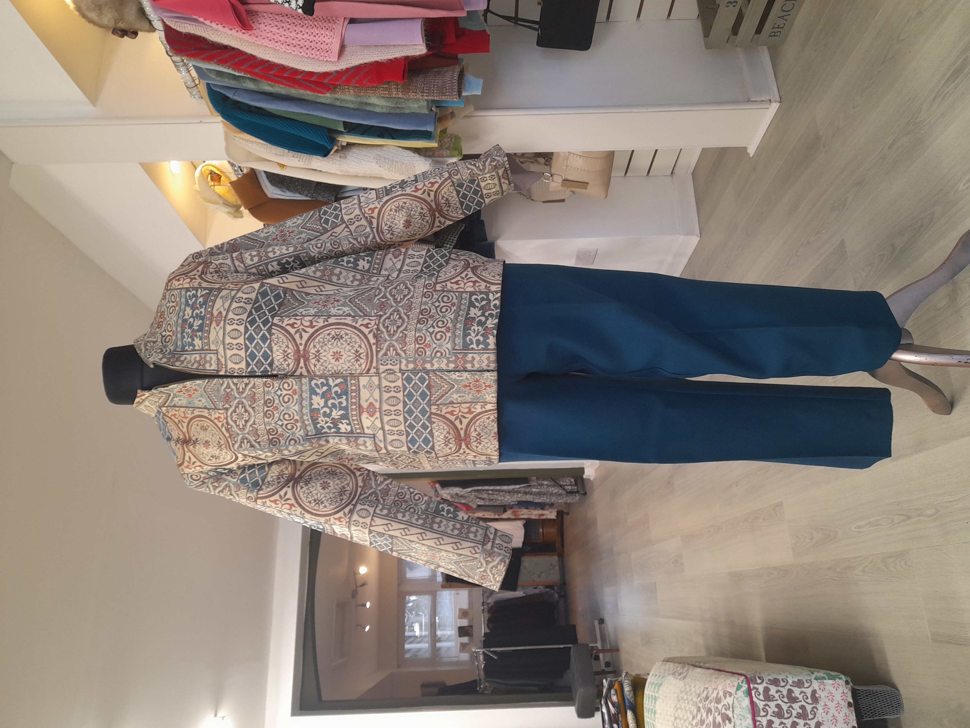 Vintage 2 piece Alfred Dunner Trousers ad Jacket Set, Size 18