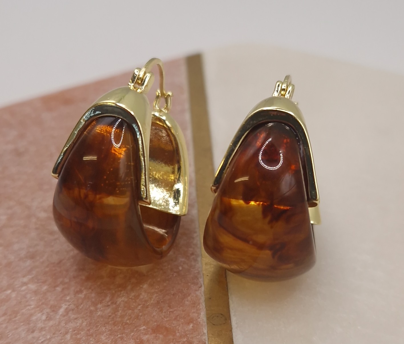 chunky huggie hoop earrings 