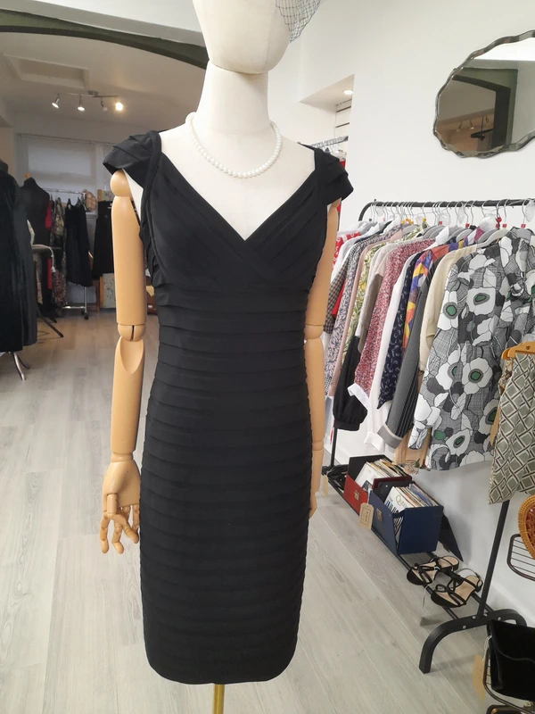 Adrianna Papell, Size 8 Mini black Dress