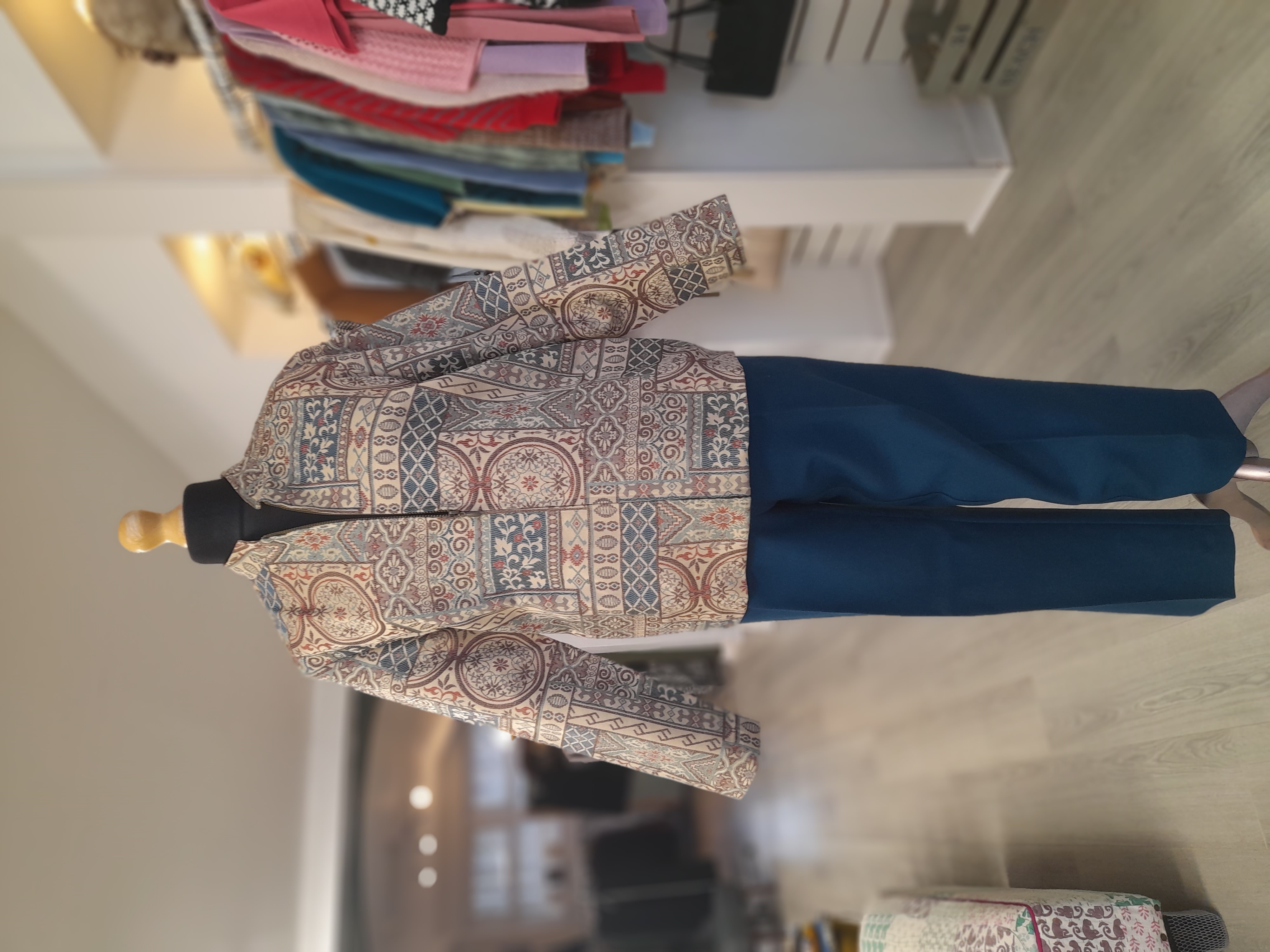 Vintage 2 piece Alfred Dunner Trousers ad Jacket Set, Size 18