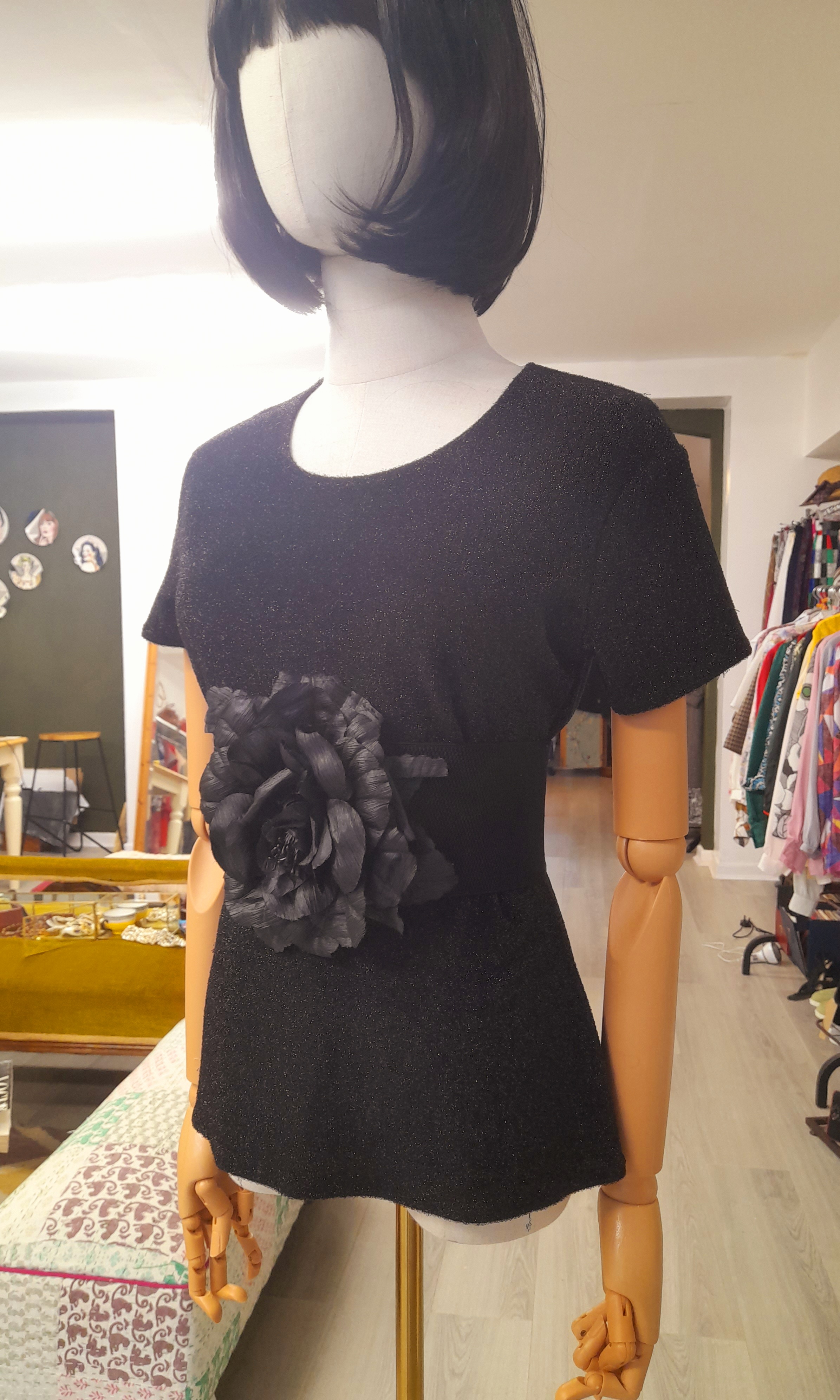 Black Short Sleeve Shimmer T-shirt, Size M to L