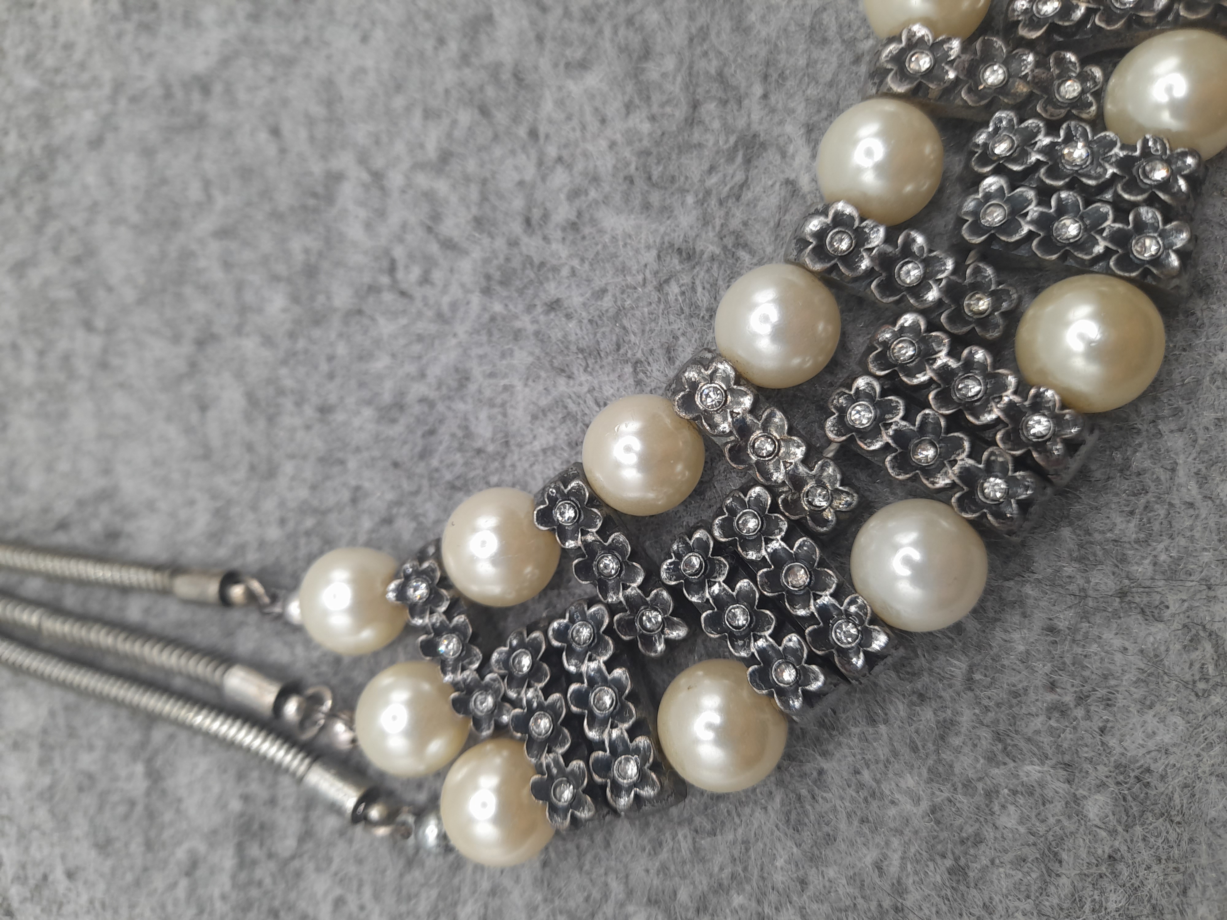 A vintage-style M& S silver-tone statement necklace, 20cm long 
