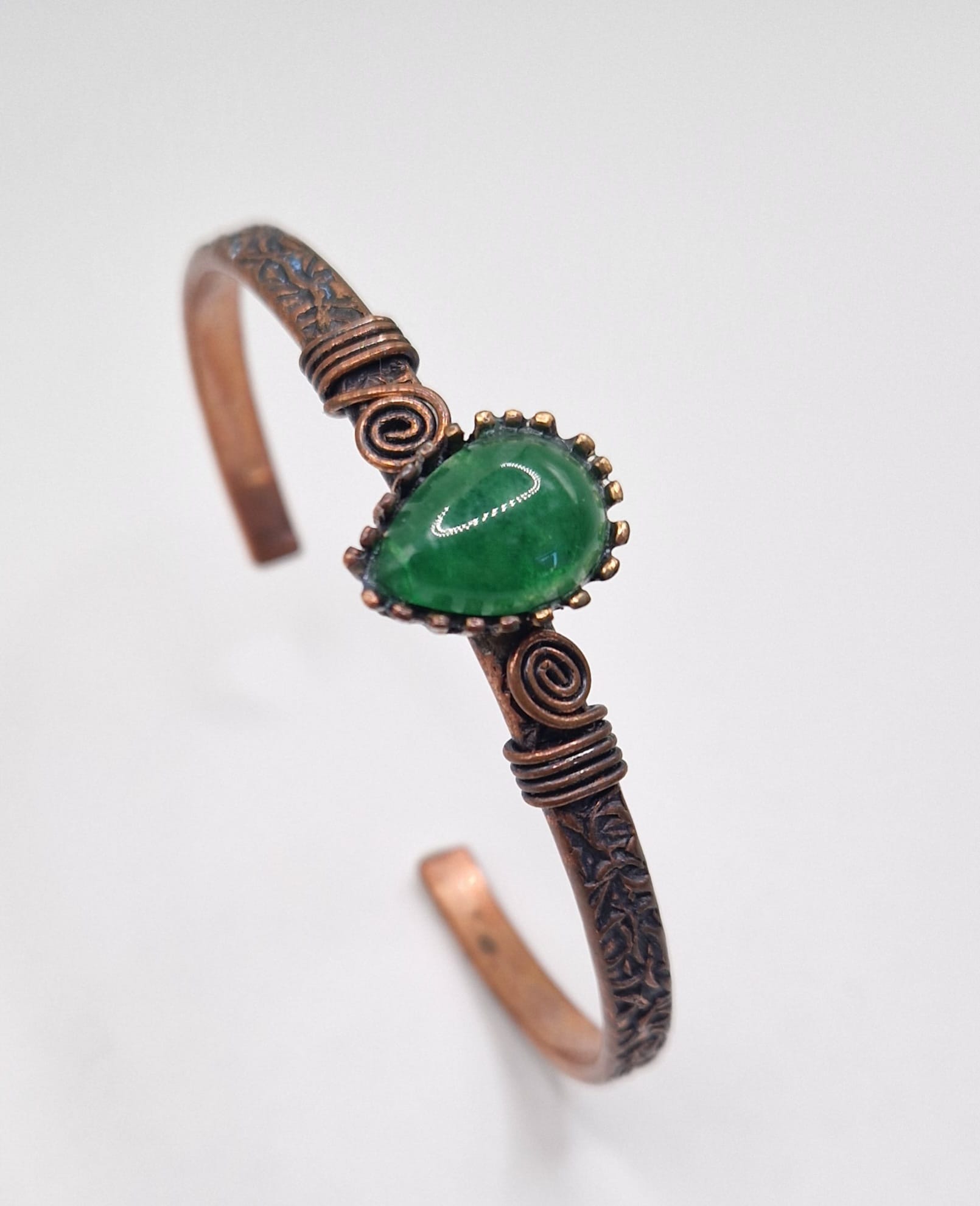 Copper Bracelet with Green Agate – Adjustable Artisan Jewelry