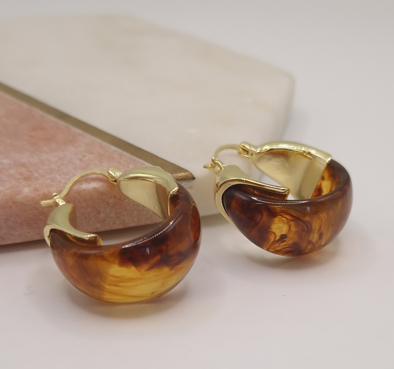 chunky huggie hoop earrings 