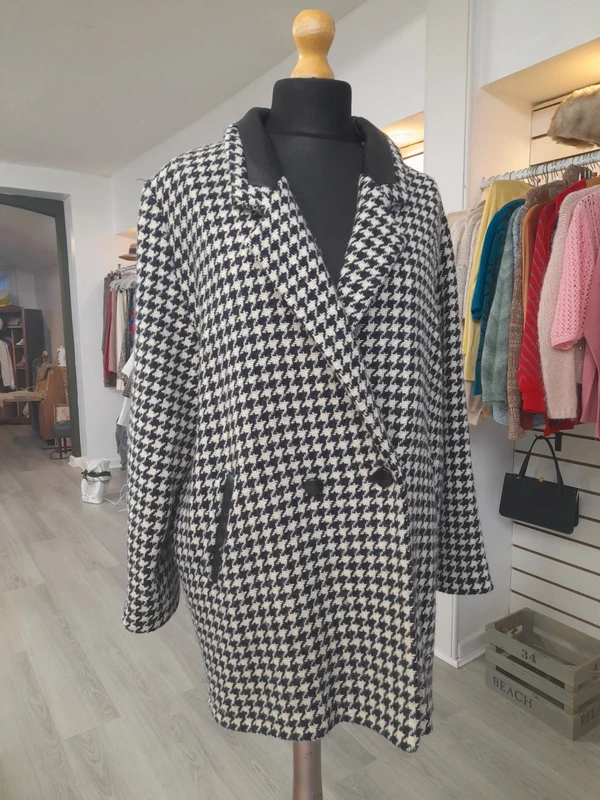 Vintage Dorene Classic 80s Houndstooth Wool Coat, Size M to L