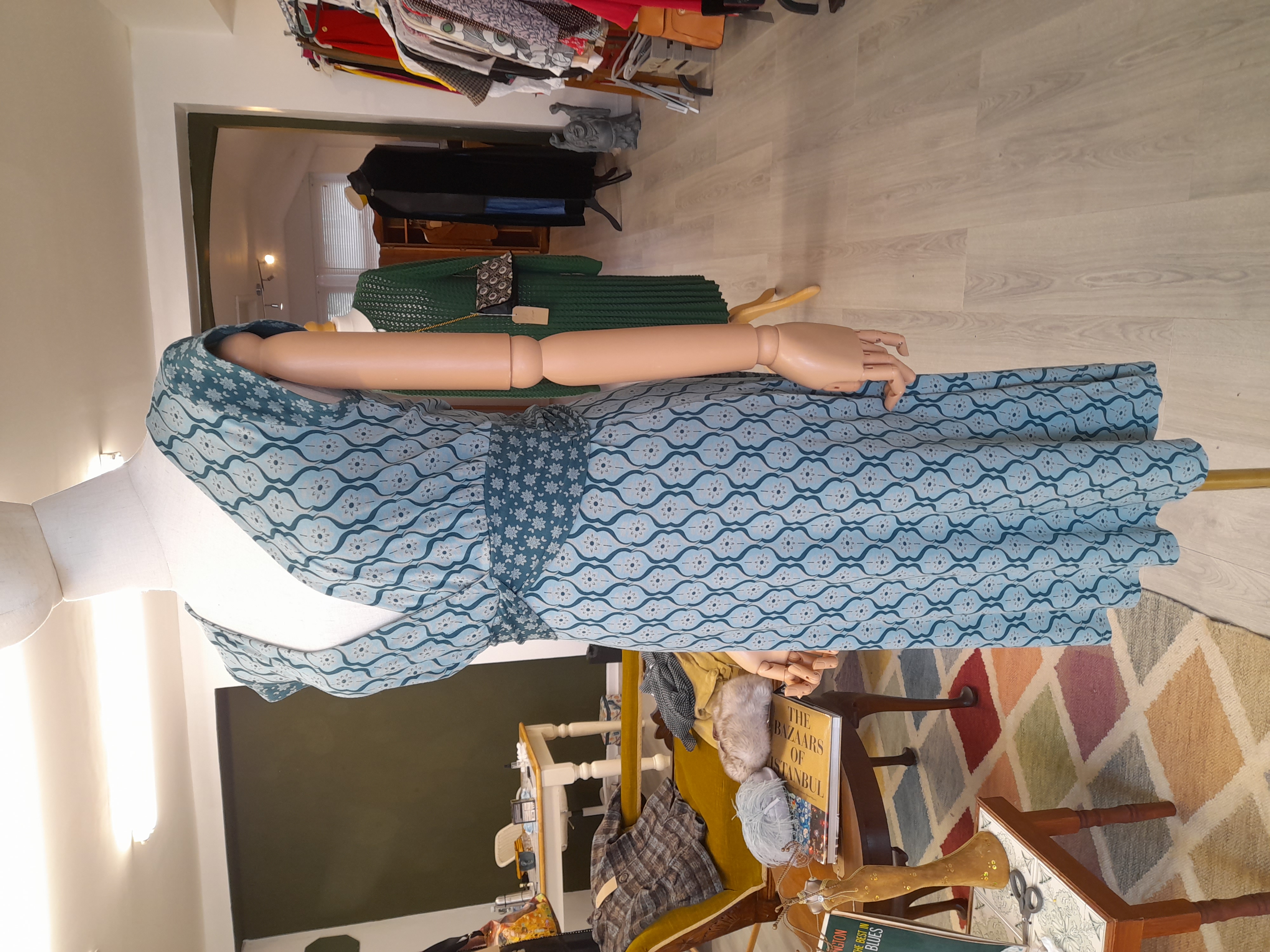 White Staff, Size 8, Knee length dress 