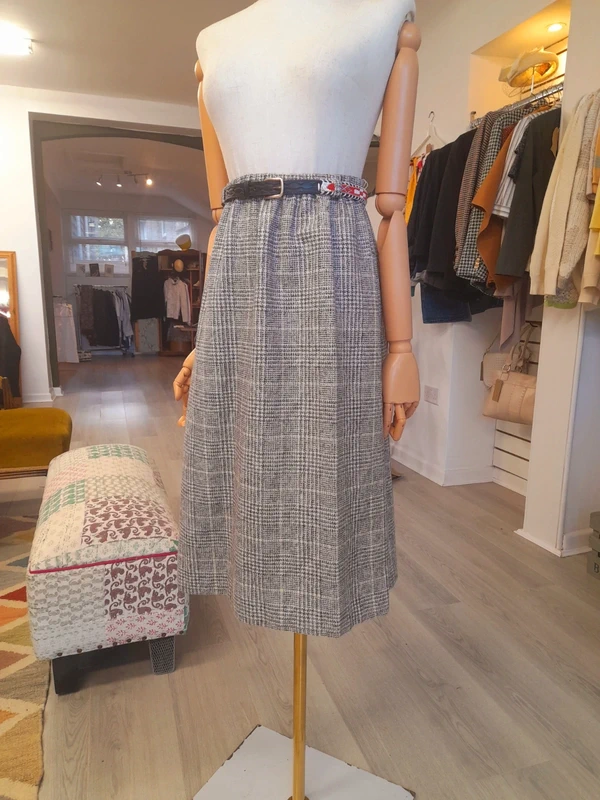 Vintage 70s knee-length Attitude skirt, size XS to S