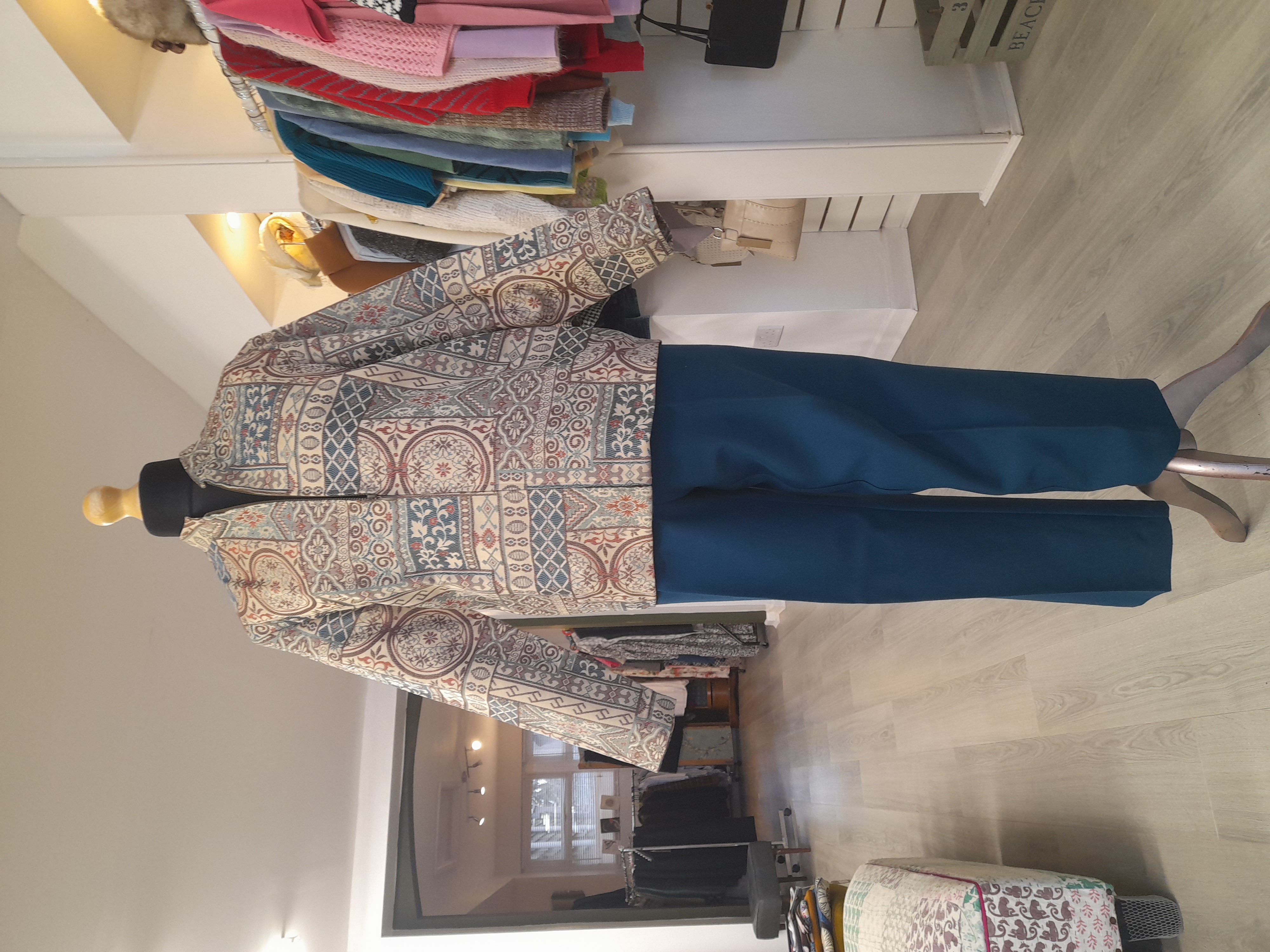 Vintage 2 piece Alfred Dunner Trousers ad Jacket Set, Size 18