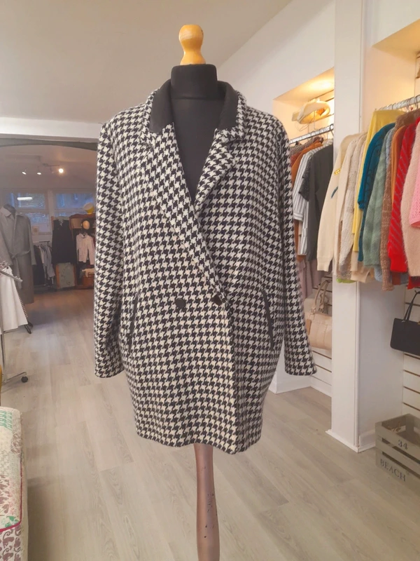 Vintage Dorene Classic 80s Houndstooth Wool Coat, Size M to L