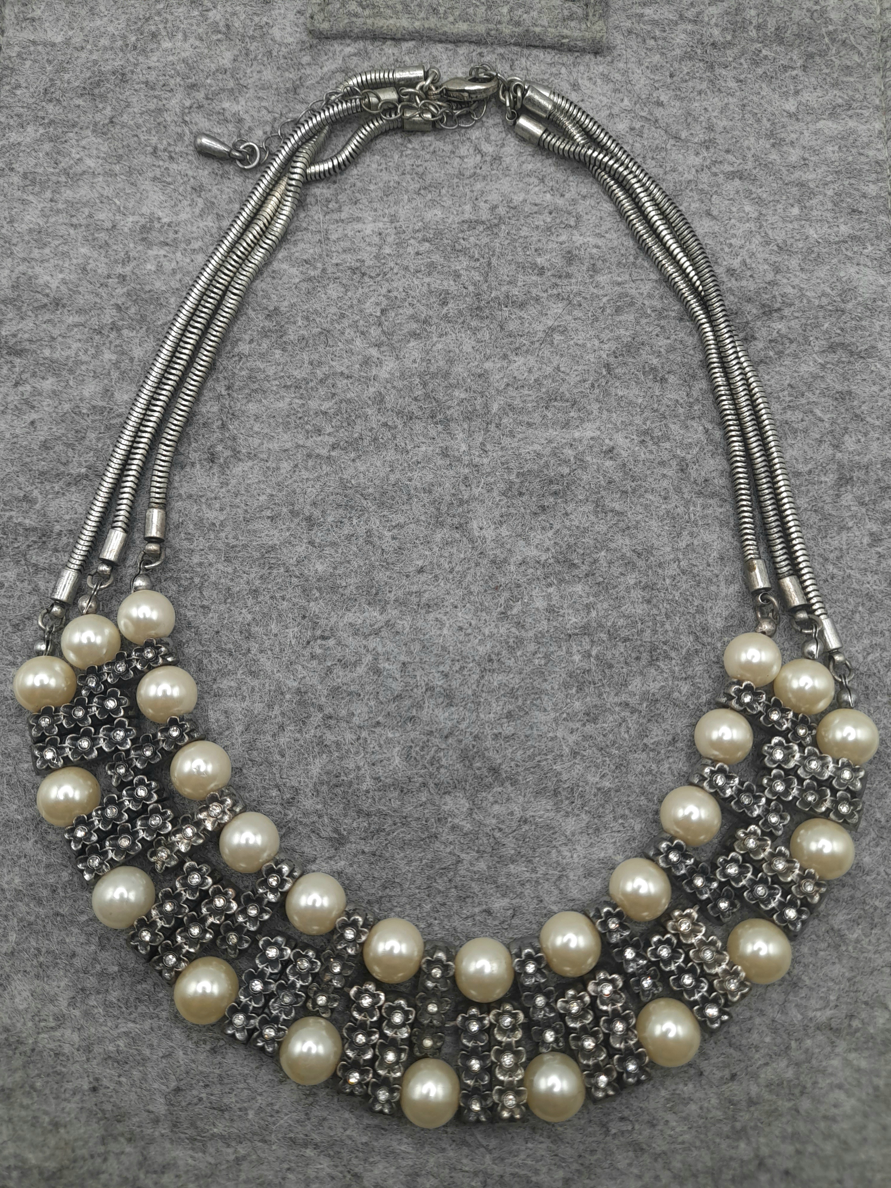 A vintage-style M& S silver-tone statement necklace, 20cm long