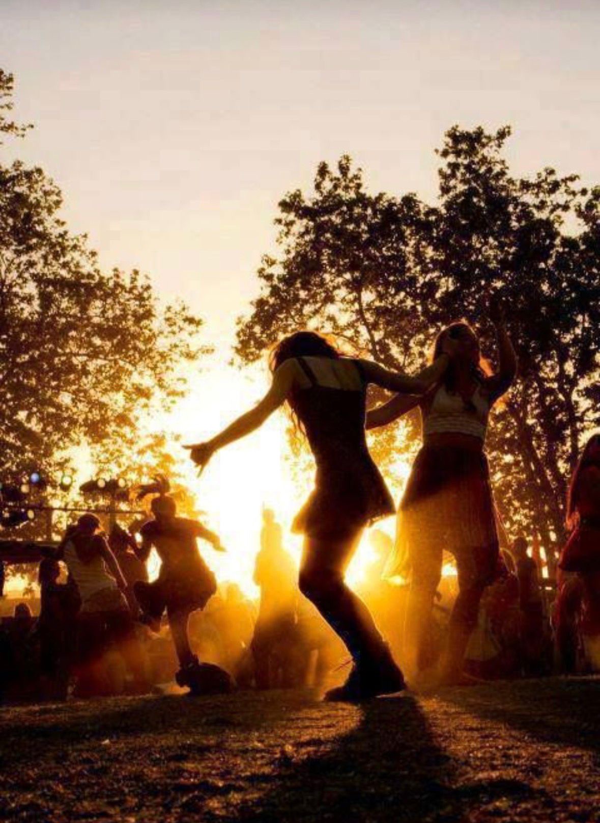 PAUSE TO DANSE : Music, Movement & Connection Retreat in Portugal for men & women