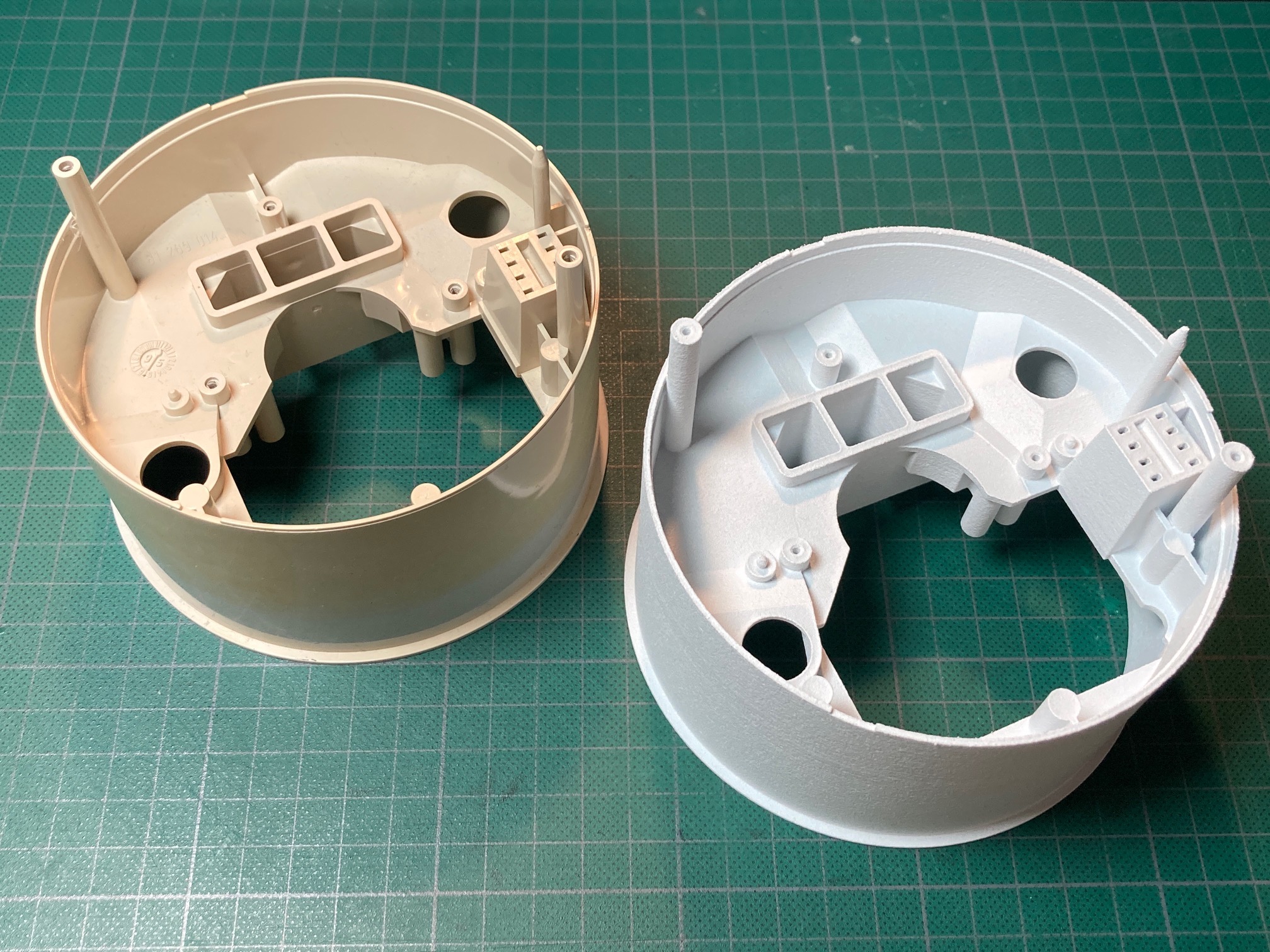 Partie centrale bloc compteur 964 avec ordi de bord - Central part 964 speedo unit block with screen