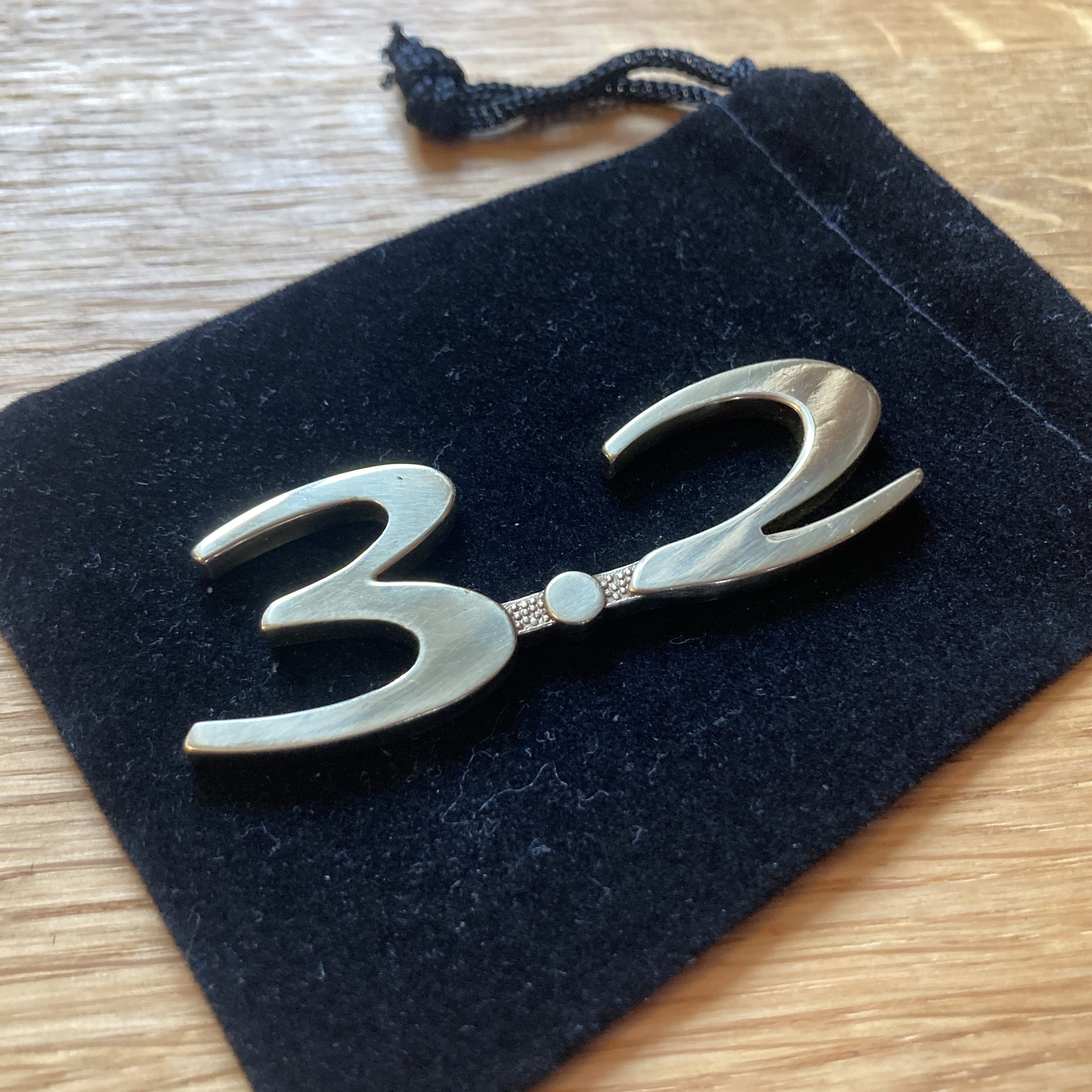 Backdate logo cylindrée 3.2 - Backdate 3.2 logo Motor size