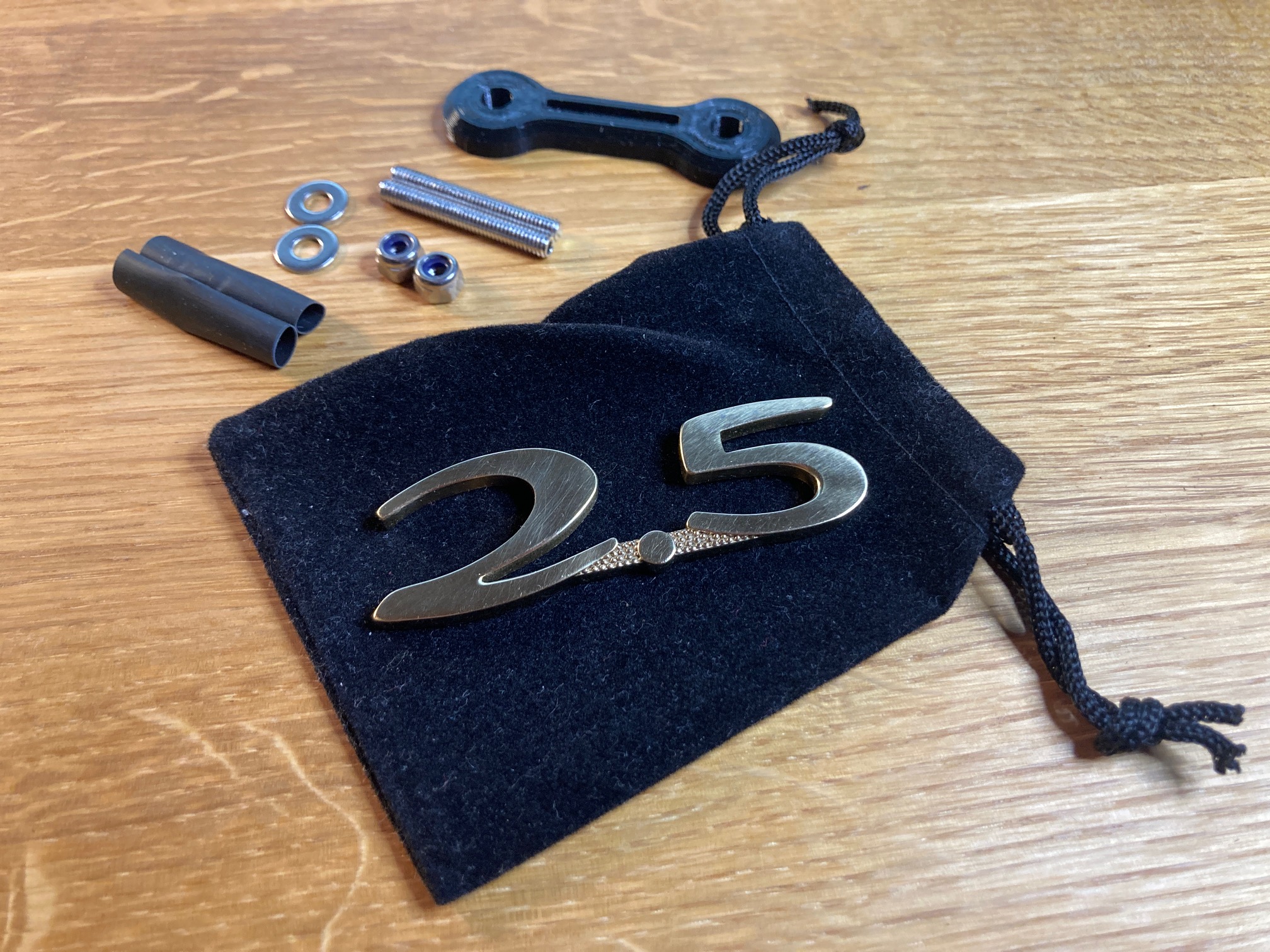 Backdate logo cylindrée 2.5 - Backdate 2.5 logo Motor size